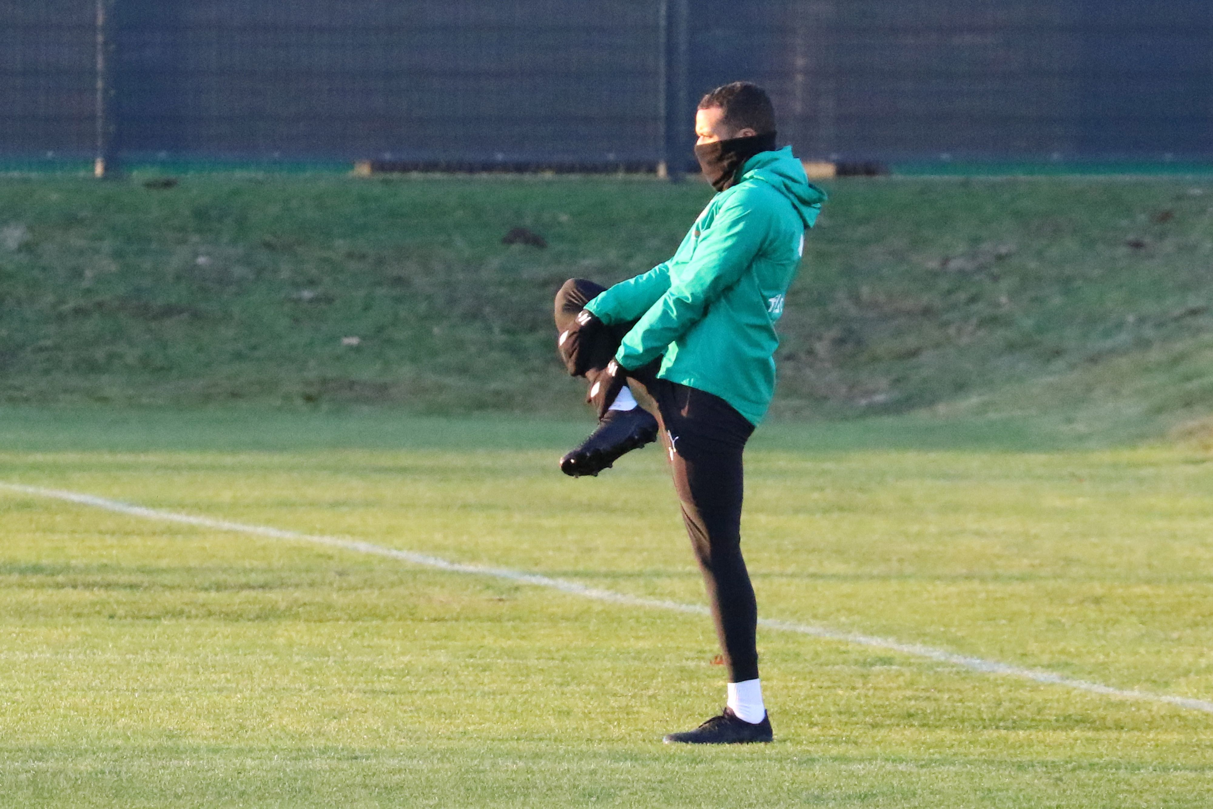 Borussia-Stürmer Alassane Plea absolvierte am Dienstag ein individuelles Training.