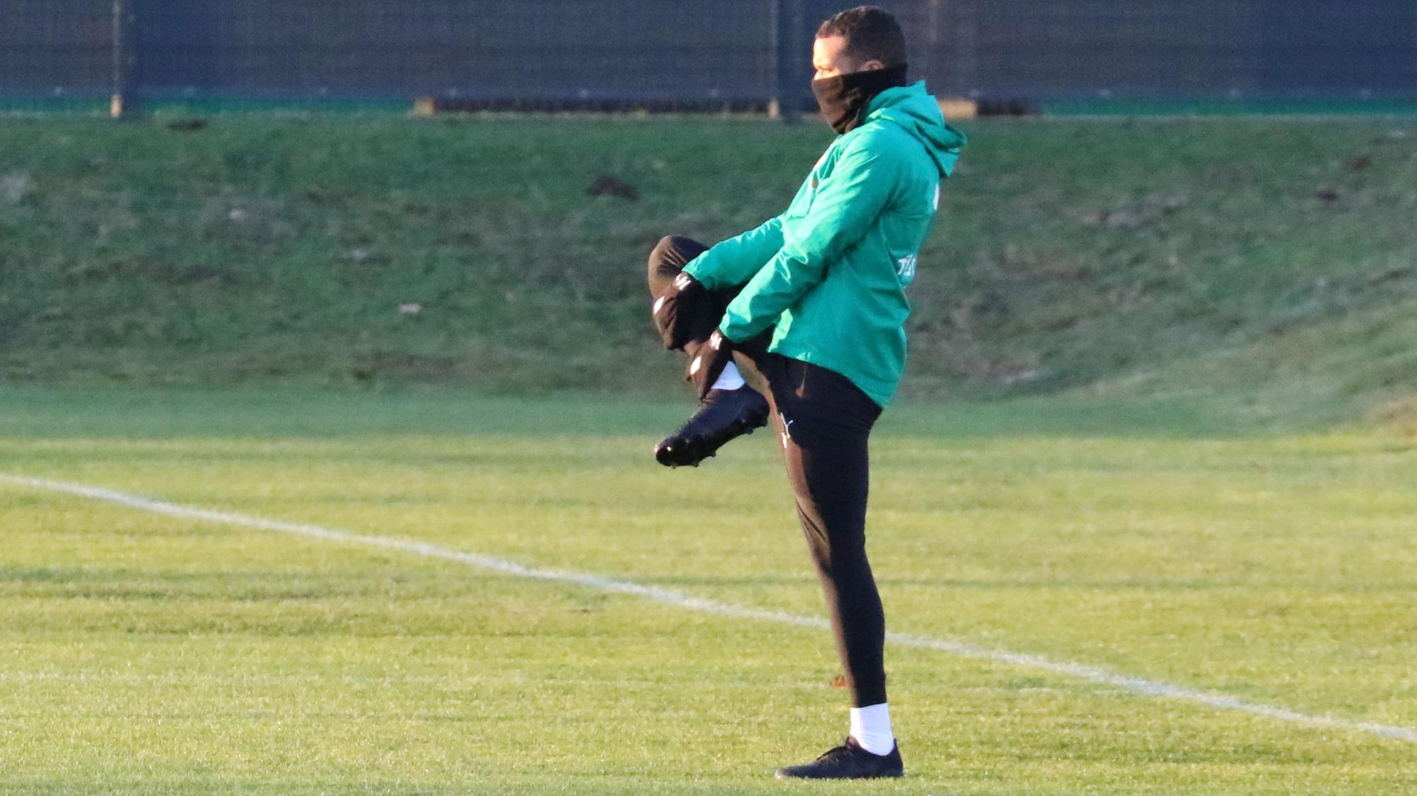 Borussia-Stürmer Alassane Plea absolvierte am Dienstag ein individuelles Training.