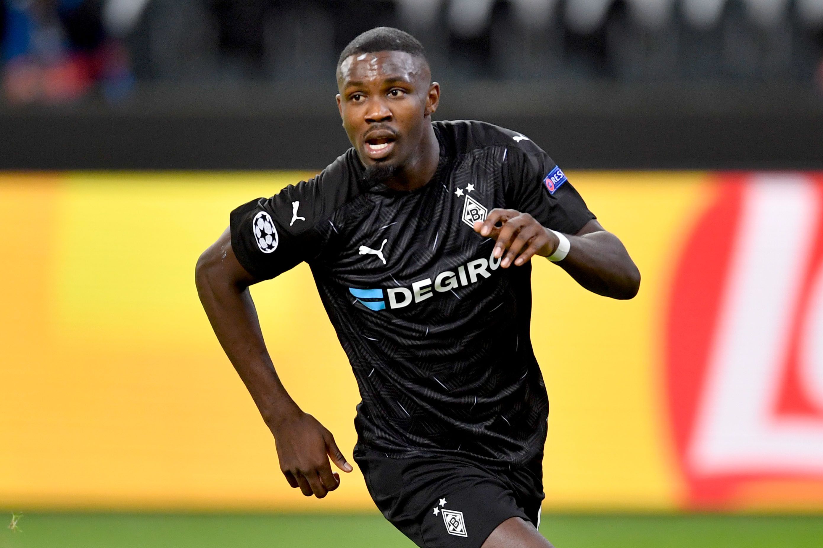 Gladbach-Stürmer Marcus Thuram läuft am 27.10.2020 im Champions-League-Spiel gegen Real Madrid über den Rasen im Borussia-Park.