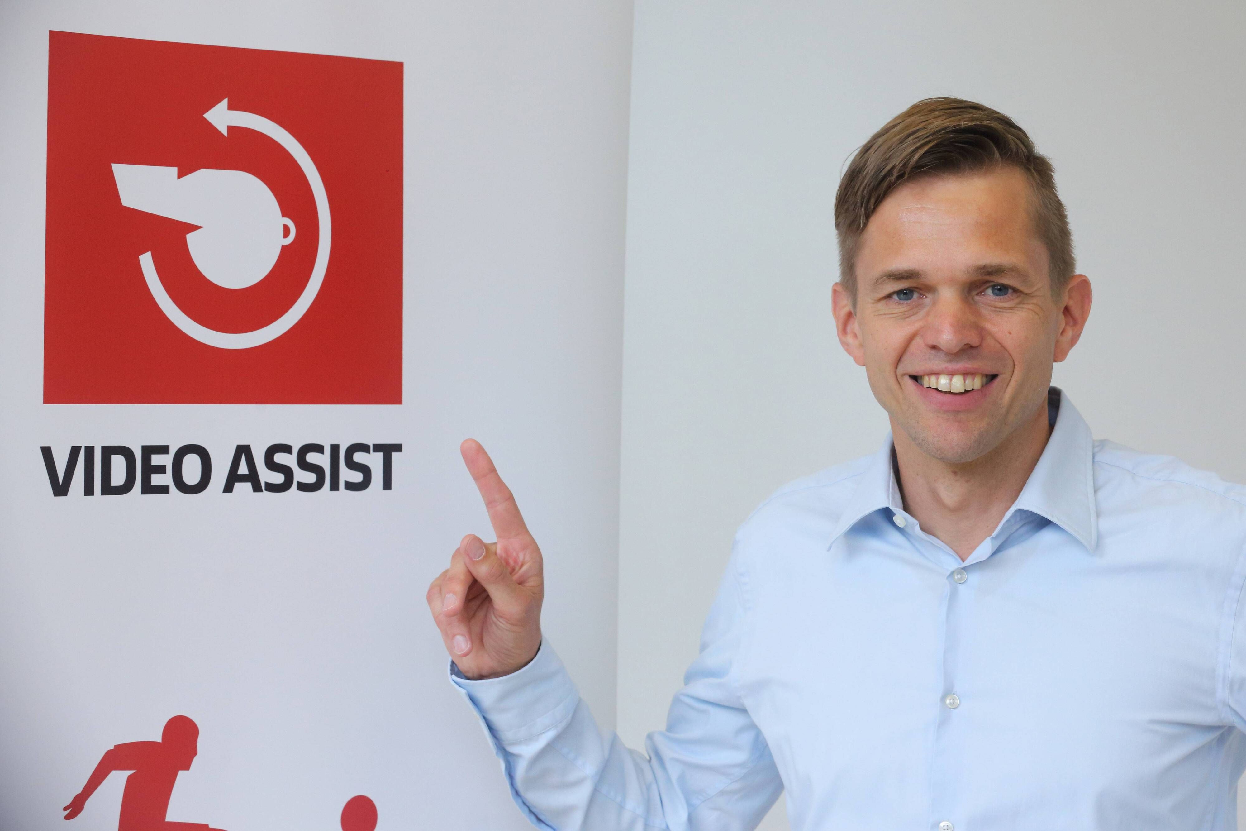 Der Projektleiter Videoassistent, Jochen Drees, hier bei einer Veranstaltung in Köln im August 2019 in Köln, verteidigte Videoschiedsrichterin Bibiana Steinhaus.