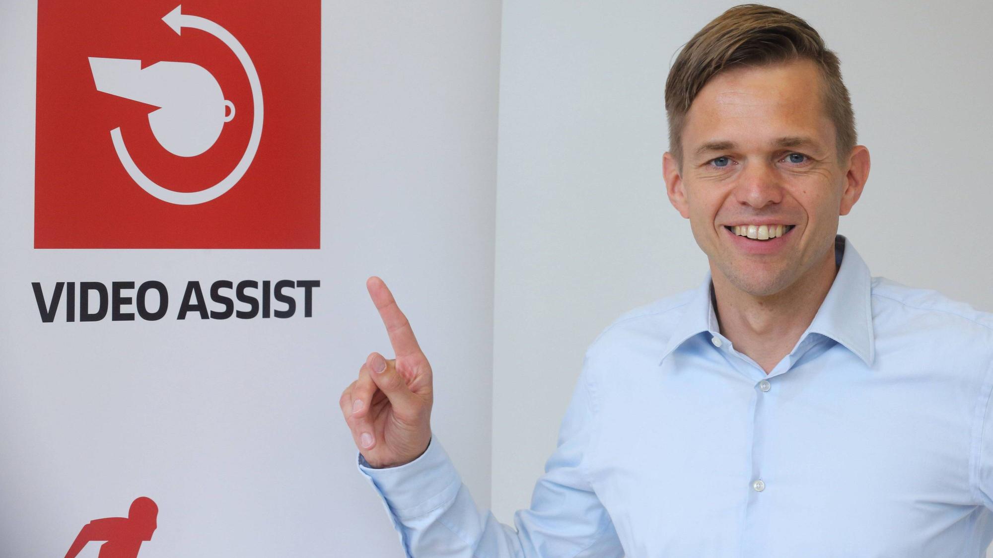 Der Projektleiter Videoassistent, Jochen Drees, hier bei einer Veranstaltung in Köln im August 2019 in Köln, verteidigte Videoschiedsrichterin Bibiana Steinhaus.