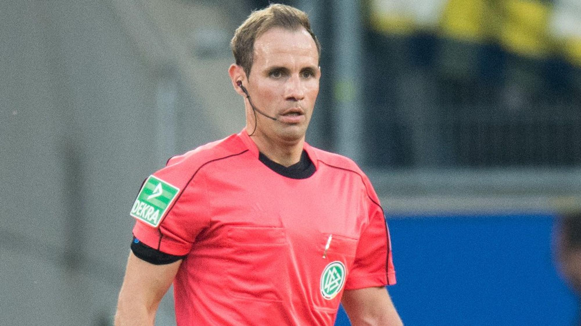 Sascha Stegemann, hier bei der Bundesliga - Relegation zwischen dem VfL Wolfsburg und Eintracht Braunschweig am 25.05.2017.