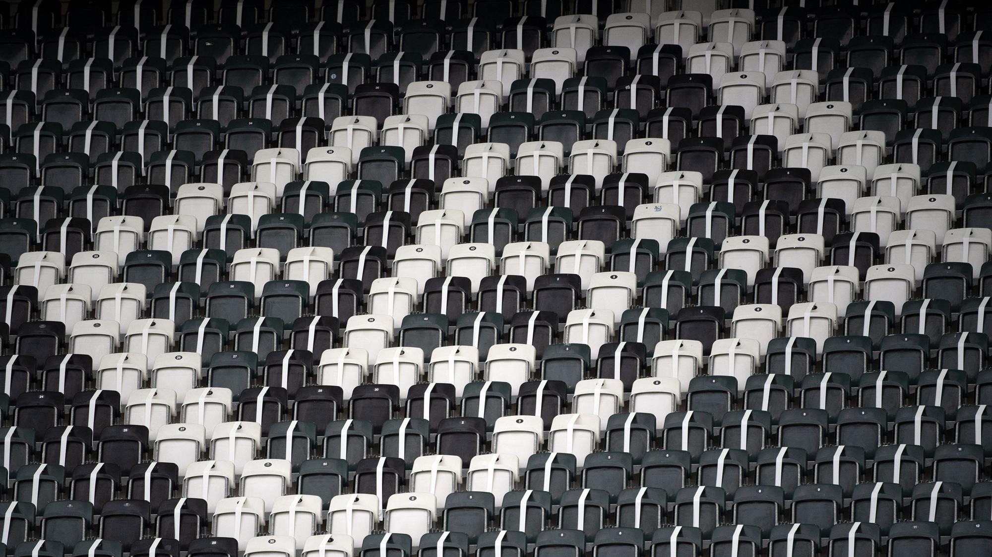 Durch die Sitzschalen im Borussia-Park ergibt sich im Stadion das Rautenmuster.