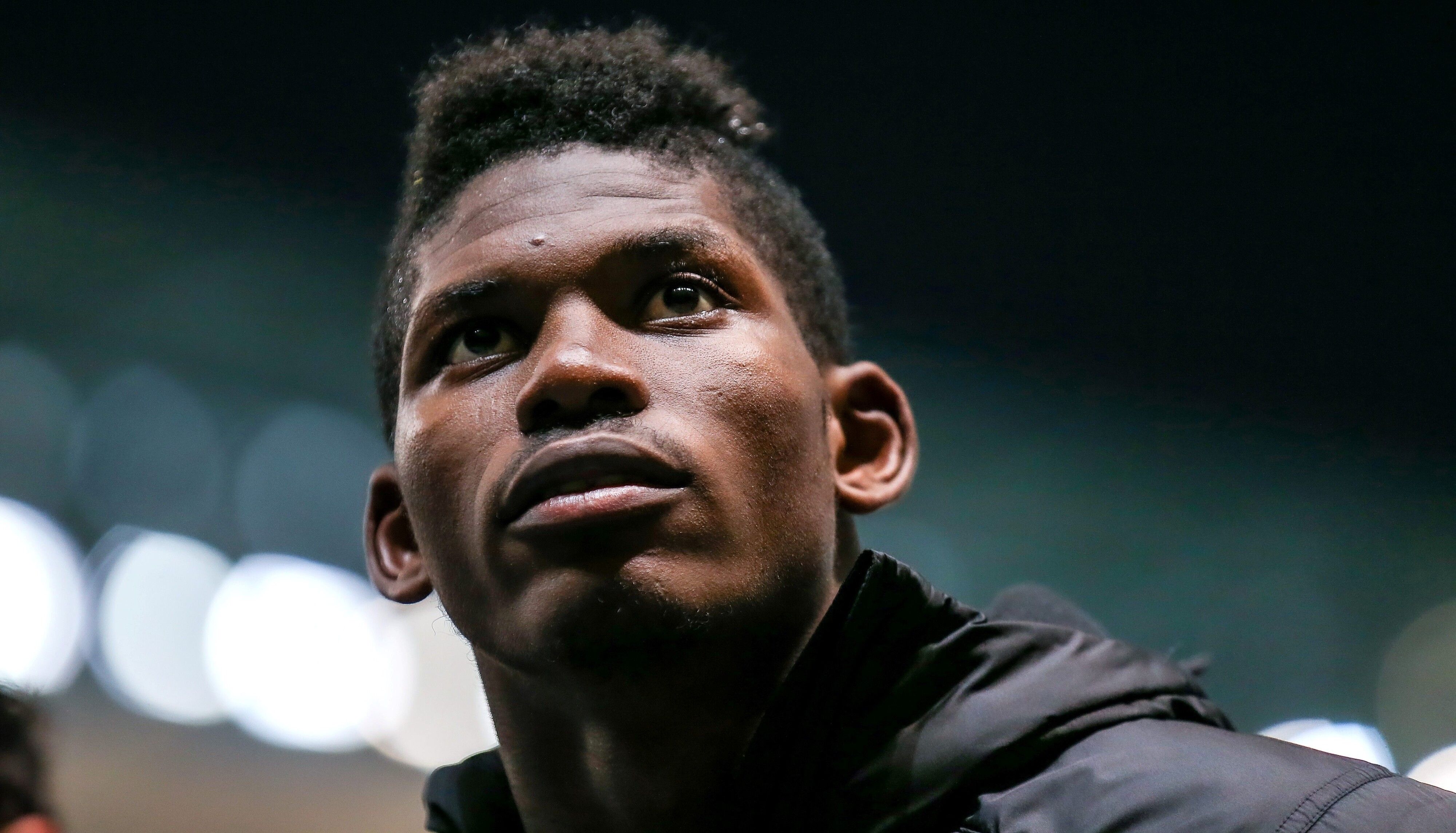 Nach einem Verstoß gegen die geltenden Coronaschutzmaßnahmen ist Borussias Breel Embolo vom Klub mit einer hohen Geldstrafe belegt worden.