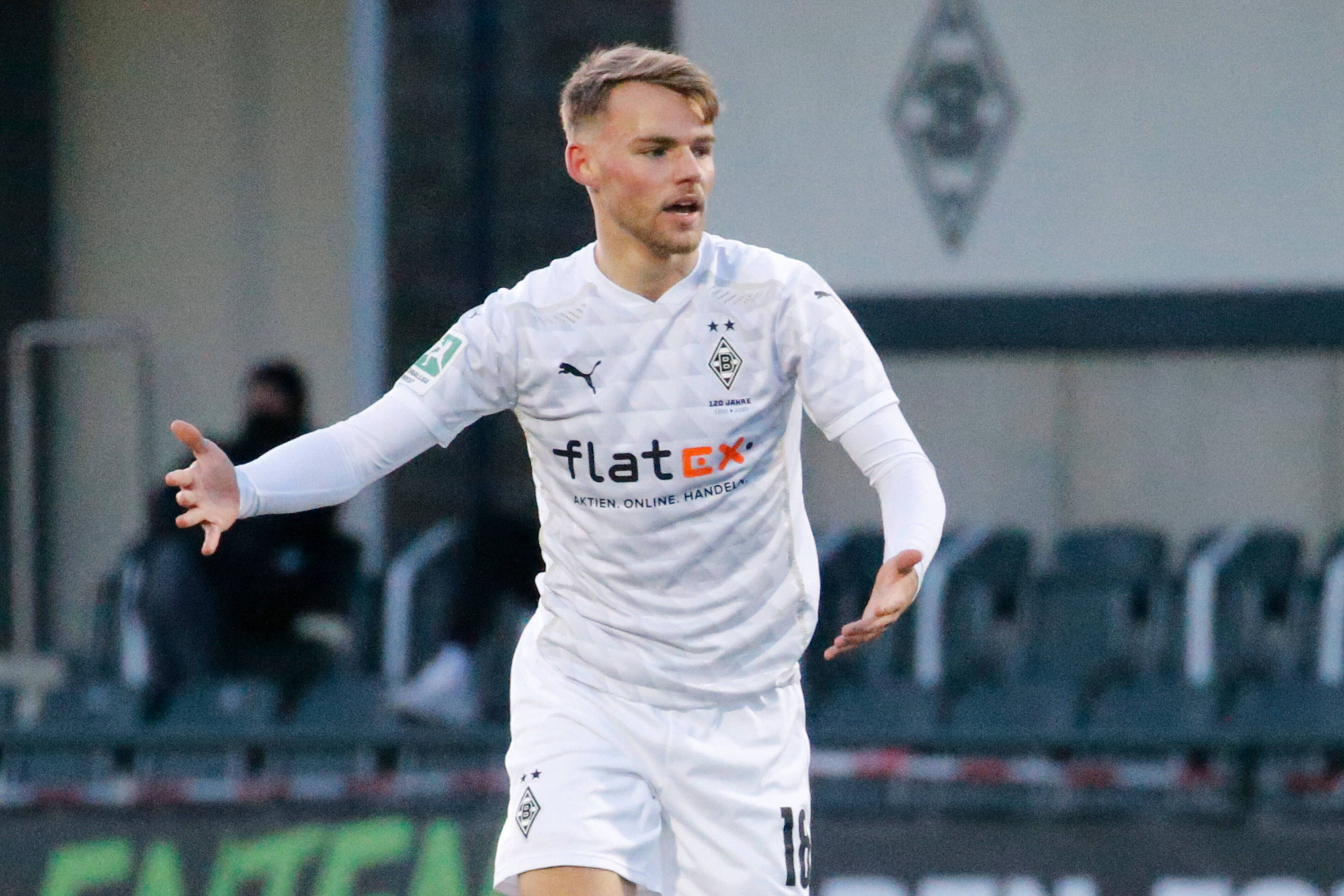 Mika Schroers aus Borussias U23 beim Regionalliga West Spiel gegen den Bonner SC am 16.12.2020.
