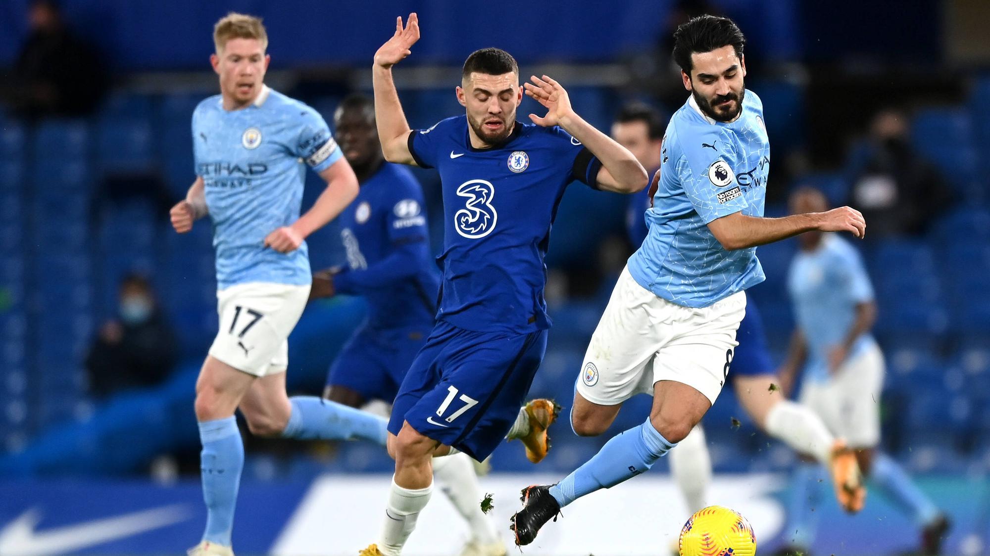Der deutsche Nationalspieler Ilkay Gündogan (r.) war bei Manchester Citys Sieg gegen Chelsea eine der Schlüsselfiguren.