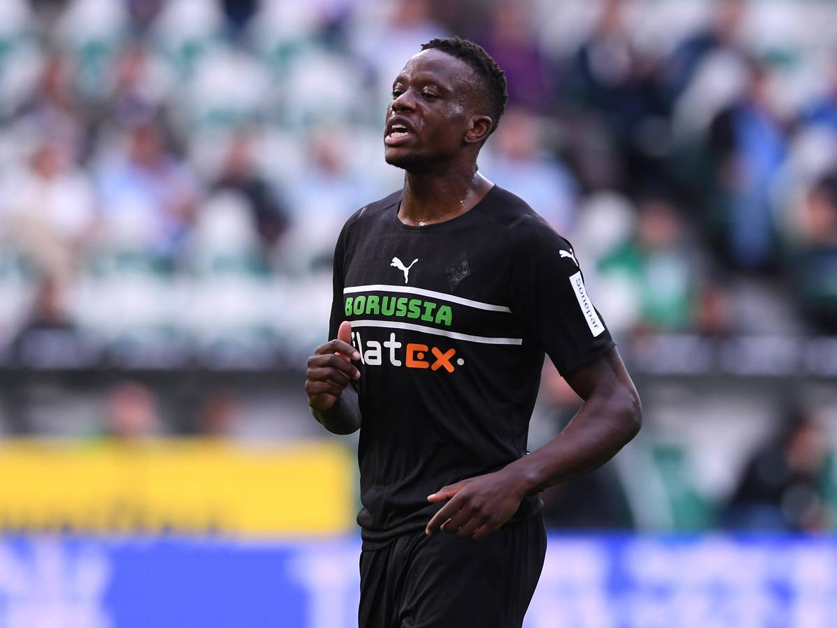 Denis Zakaria von Borussia Mönchengladbach, hier am 2. Oktober 2021, läuft über den Platz.