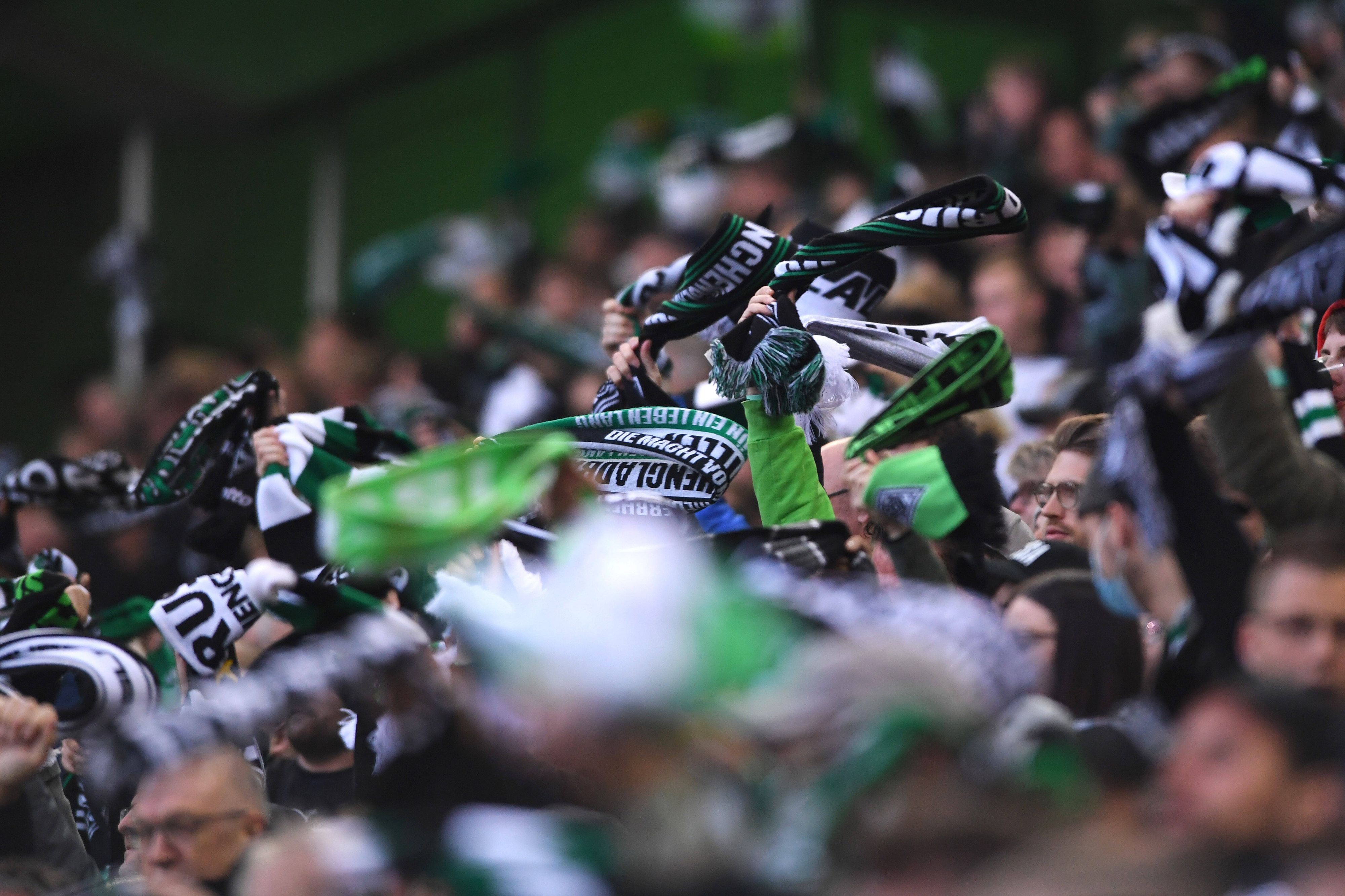 Fans von Borussia Mönchengladbach bei einem Bundesliga-Spiel (16. Oktober 2021) im Borussia-Park.