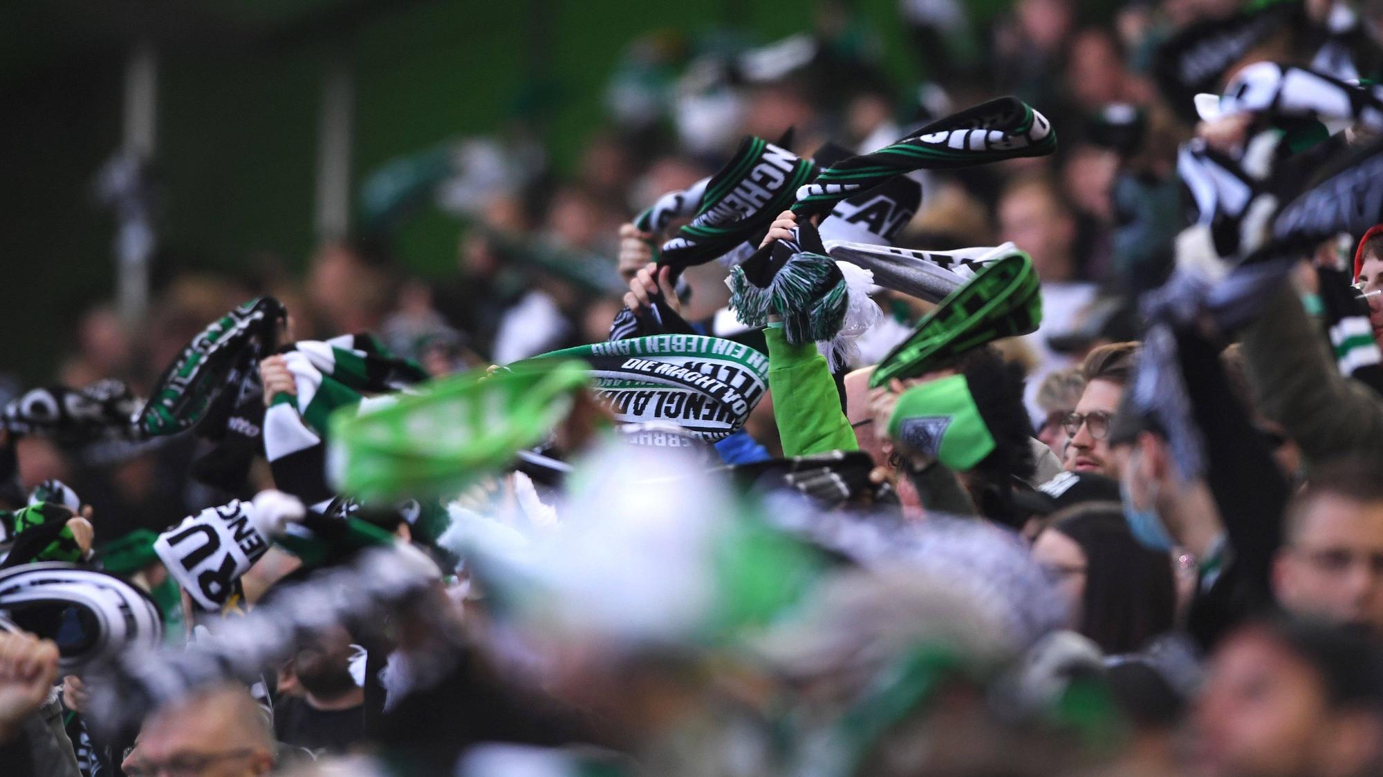 Fans von Borussia Mönchengladbach bei einem Bundesliga-Spiel (16. Oktober 2021) im Borussia-Park.