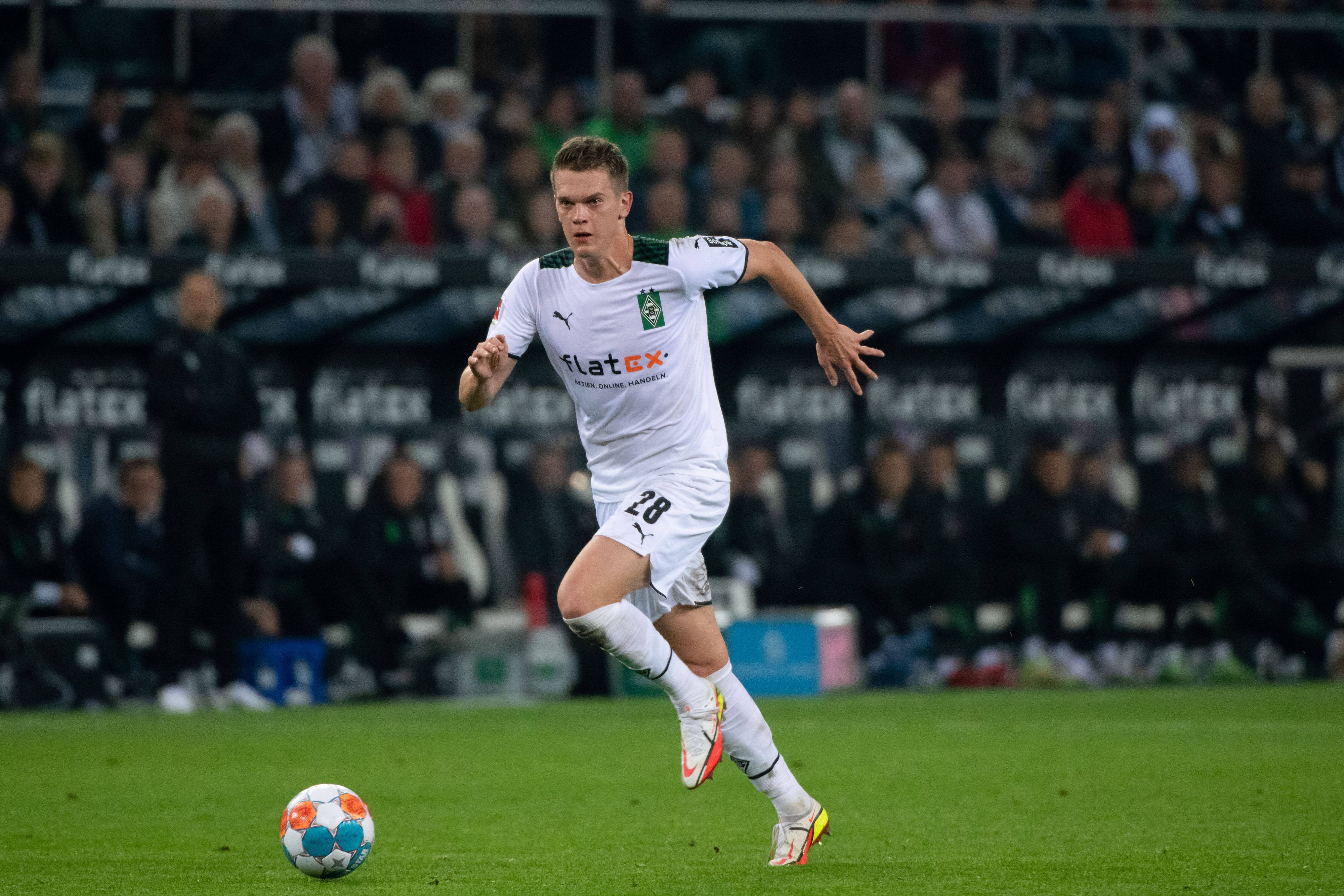 Matthias Ginter von Borussia Moenchengladbach im Bundesliga-Duell mit dem VfB Stuttgart am 16. Oktober 2021 im Borussia-Park.