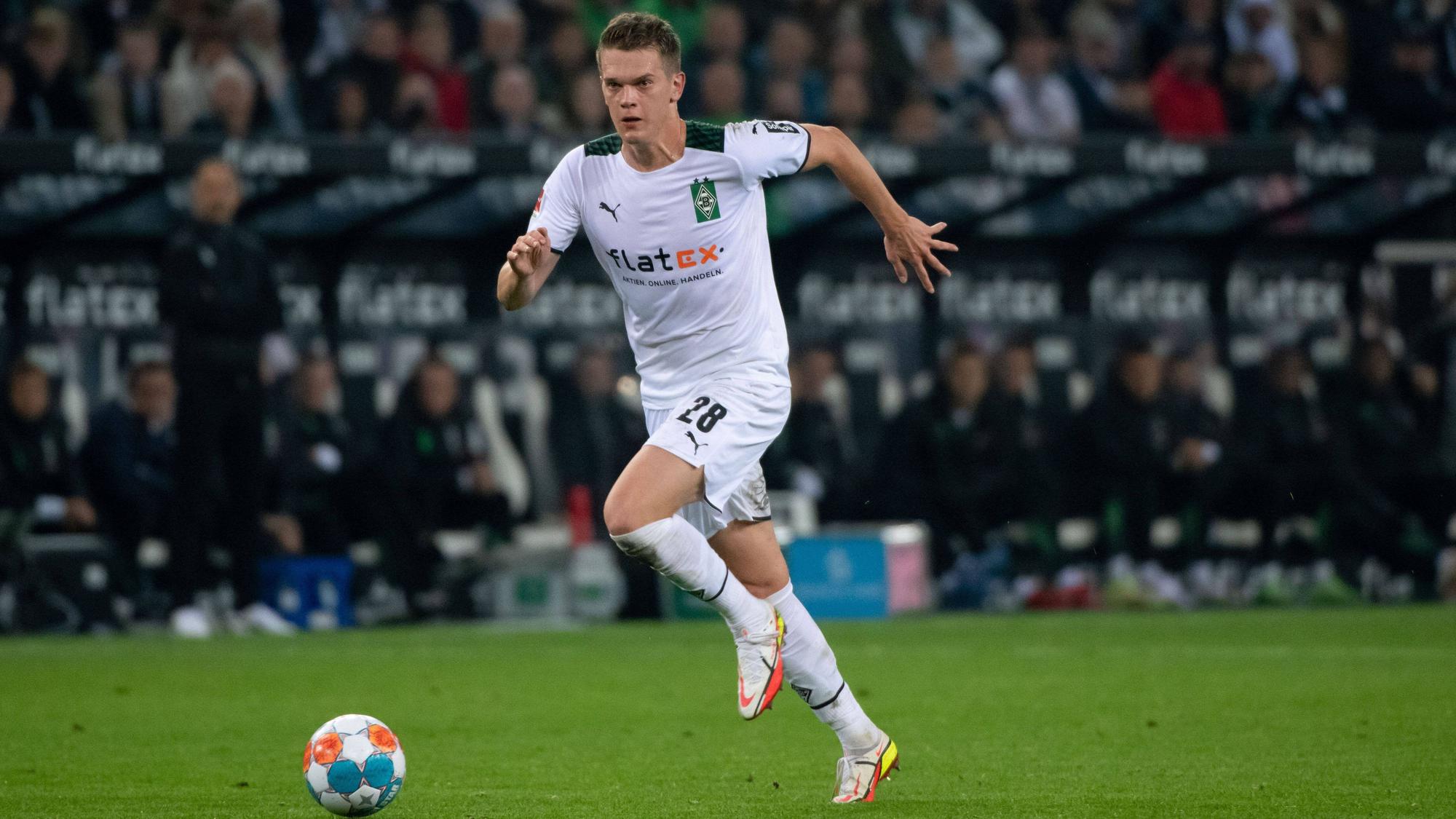 Matthias Ginter von Borussia Moenchengladbach im Bundesliga-Duell mit dem VfB Stuttgart am 16. Oktober 2021 im Borussia-Park.