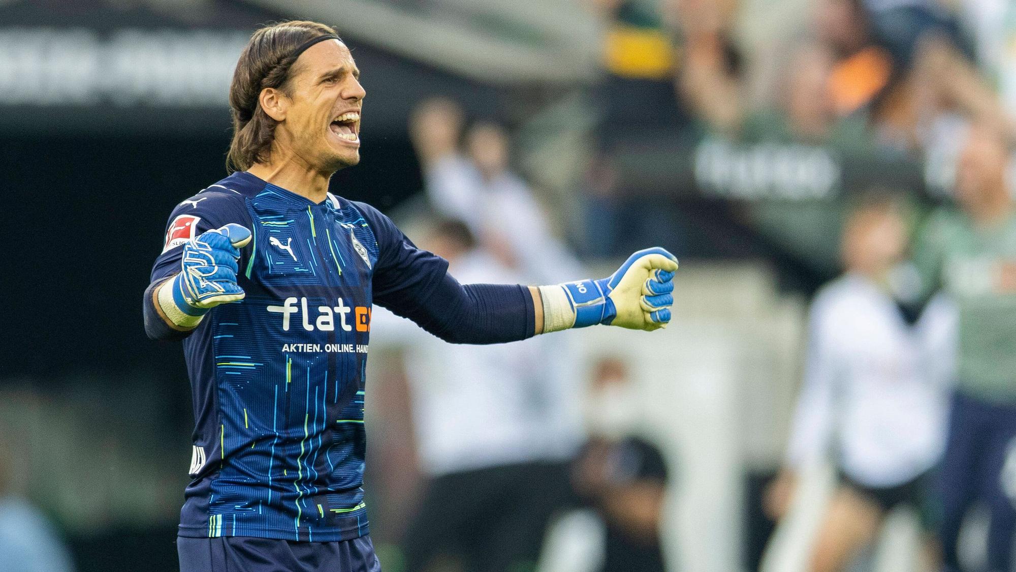 Torwart Yann Sommer von Fußball-Bundesligist Borussia Mönchengladbach. Hier jubelt der Schweizer Nationalspieler am 25. September 2021 im Borussia-Park. Sommer brüllt seine Freude heraus.
