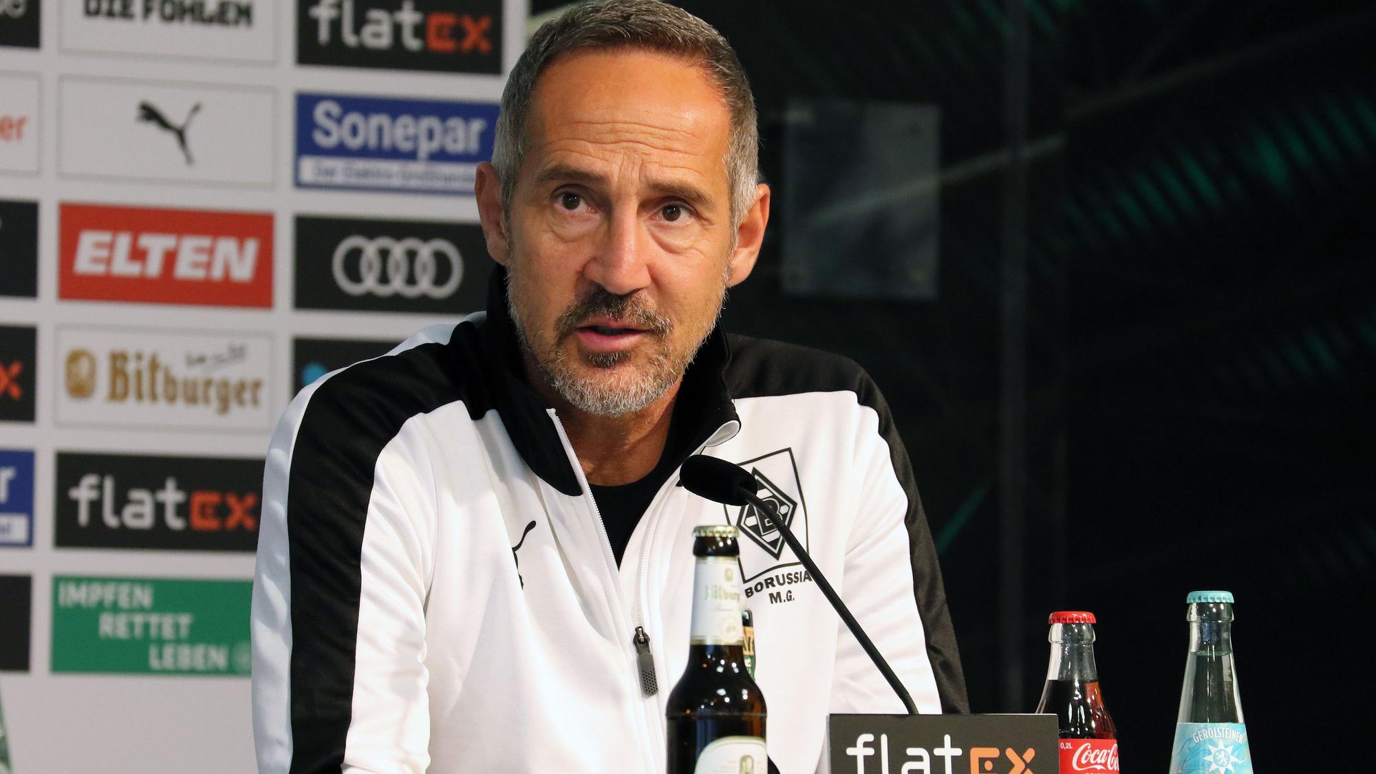Adi Hütter, Trainer von Borussia Mönchengladbach, am Donnerstag (21. Oktober 2021) bei der Pressekonferenz vor dem Bundesliga-Spiel bei Hertha BSC.