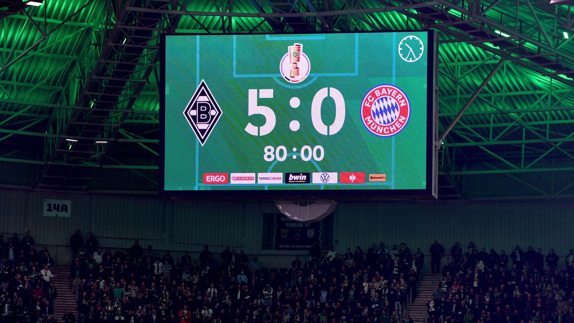 Borussia Mönchengladbach hat 5:0 gegen Bayern München im DFB-Pokal gewonnen am 27.Oktober 2021.