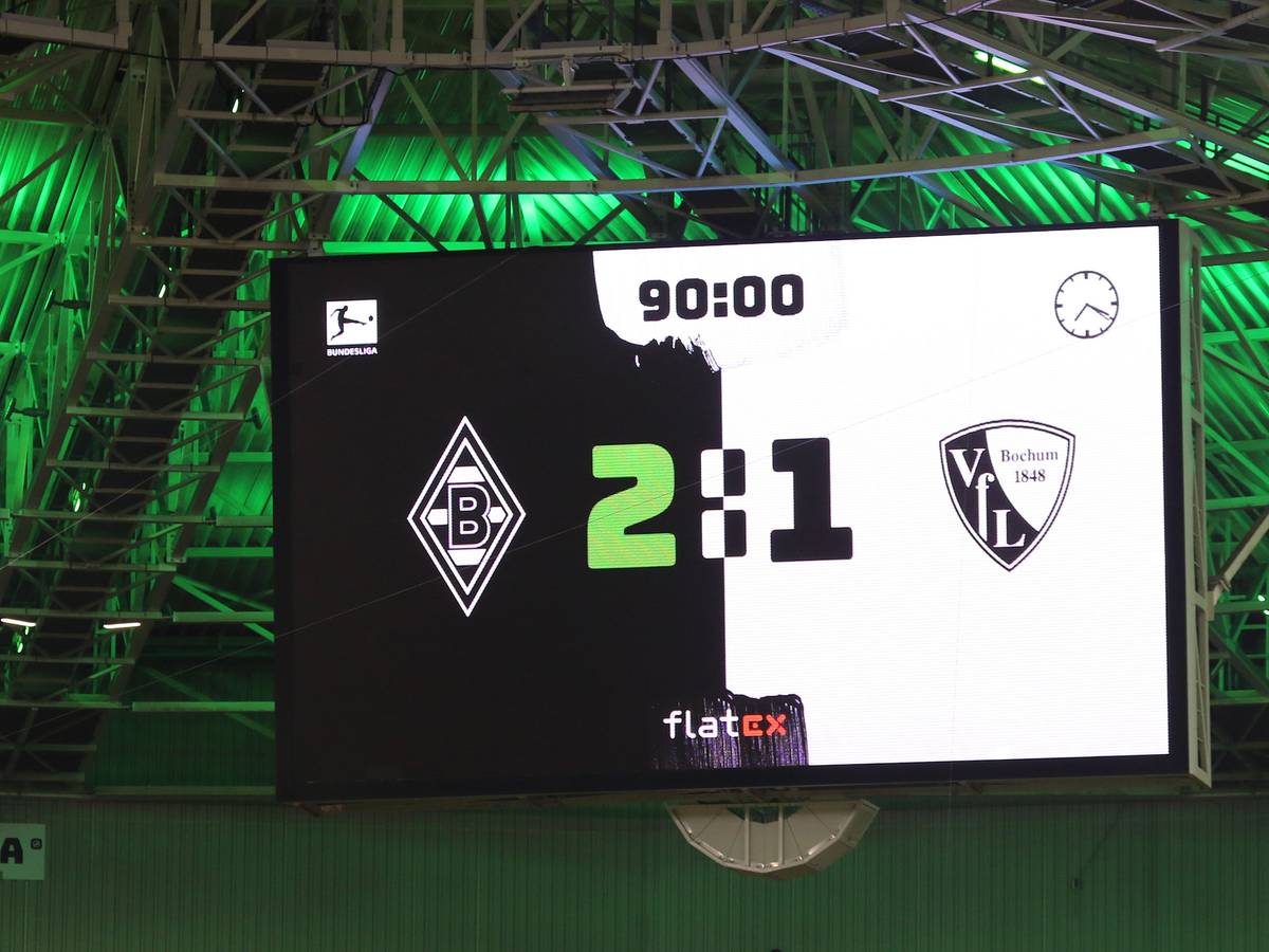 Die Anzeigetafel im Borussia-Park zeigt das Endergebnis zwischen Borussia Mönchengladbach und dem VfL Bochum am 31. Oktober 2021.
