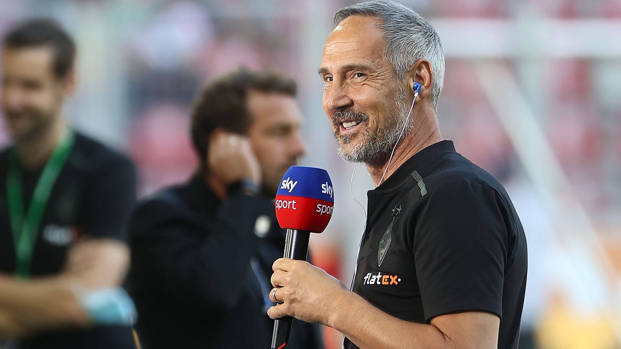 Adi Hütter Trainer Bor. Mönchengladbach im Interview vor dem Spiel beim FC Augsburg vs. Borussia Mönchengladbach am 5. Bundesliga-Spieltag.