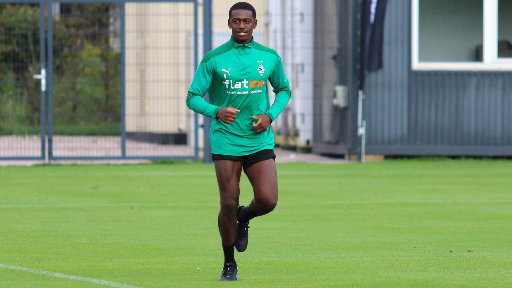 Mamadou Doucouré von Borussia Mönchengladbach bei einer Laufeinheit im Trainingslager in Harsewinkel-Marienfeld im August 2020