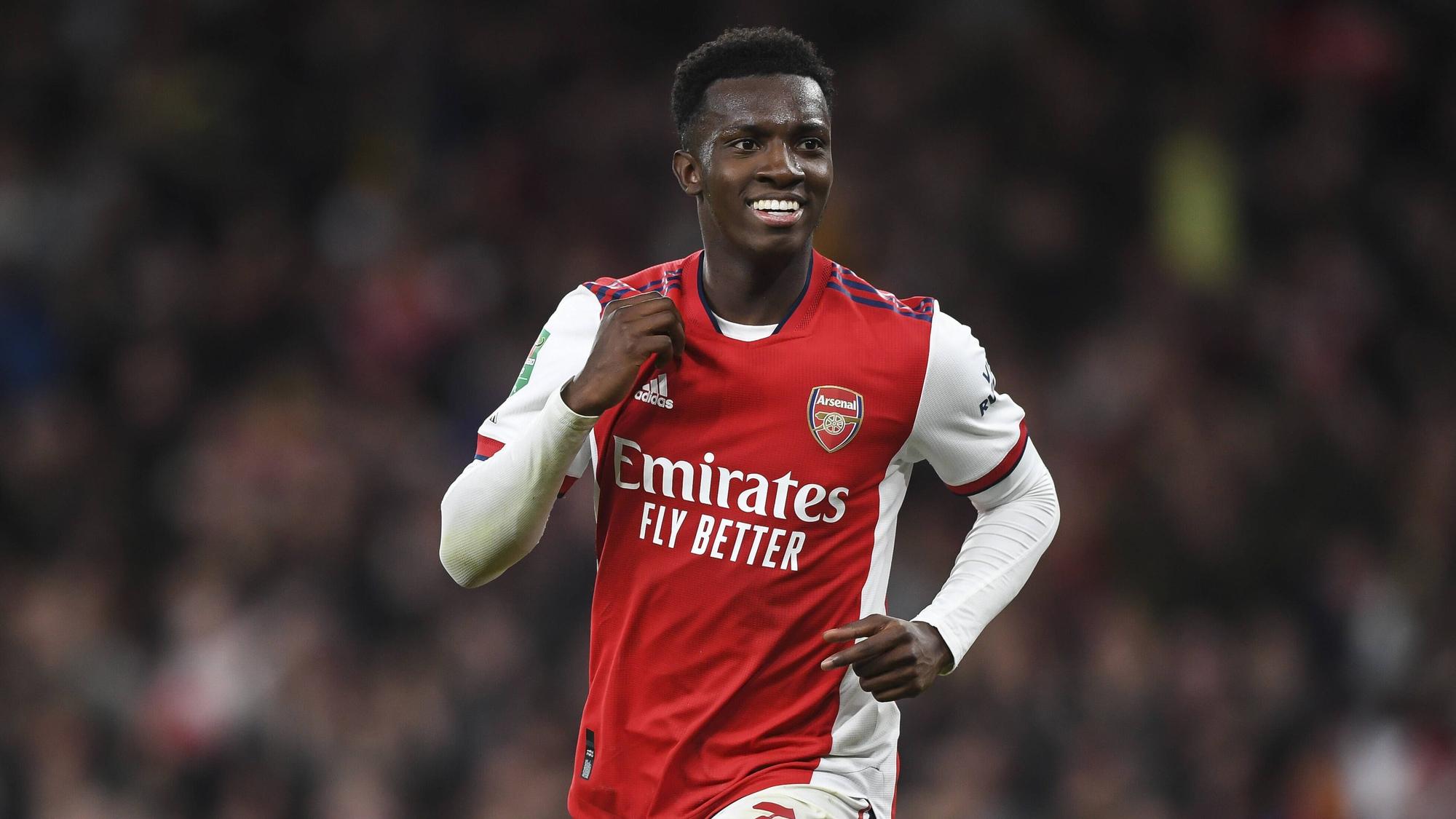 Eddie Nketiah, hier zu sehen am 26. Oktober 2021, kommt nicht zu Borussia Mönchengladbach, sondern bleibt Arsenal London in der englischen Premier League treu.
