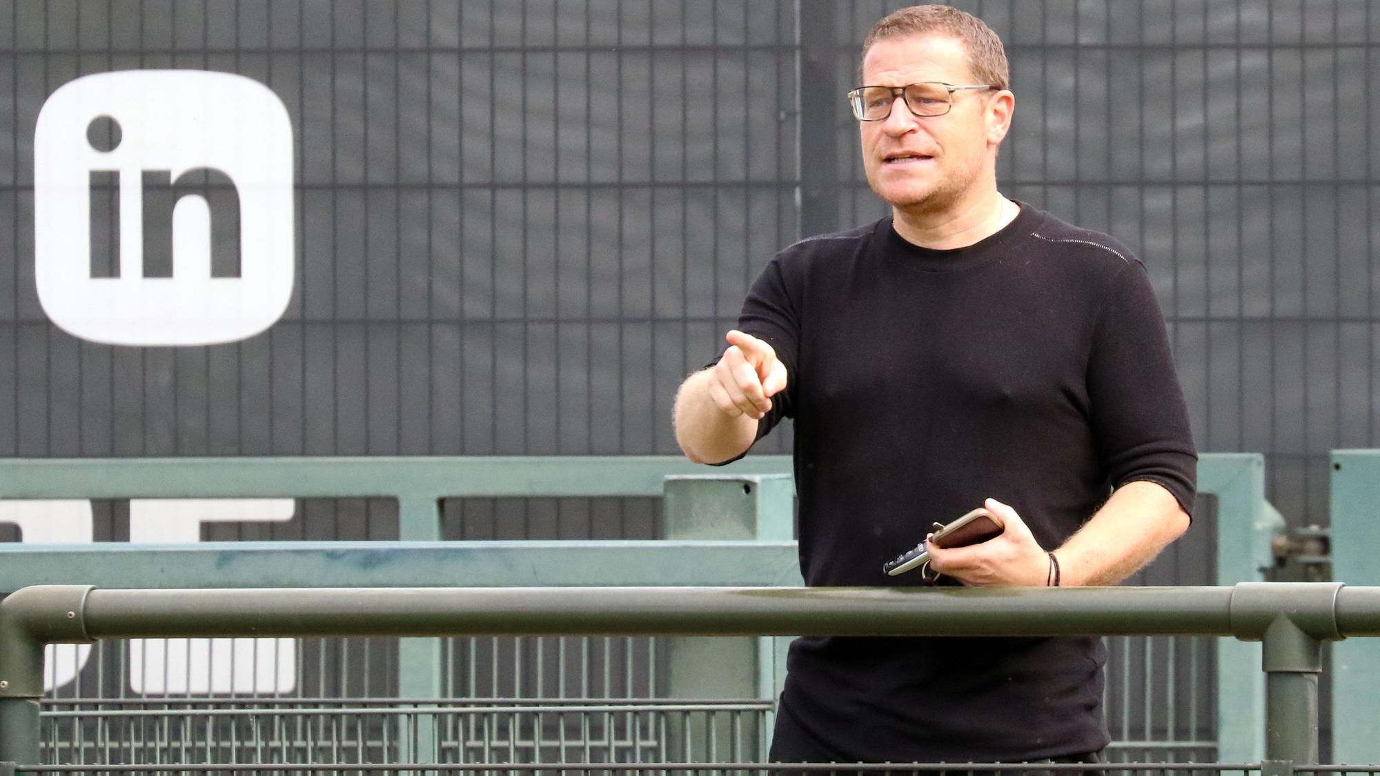 Immer nahe dran an der Mannschaft von Borussia Mönchengladbach. Fohlen-Manager Max Eberl. Auf diesem Bild am 7. August 2021 zu sehen.