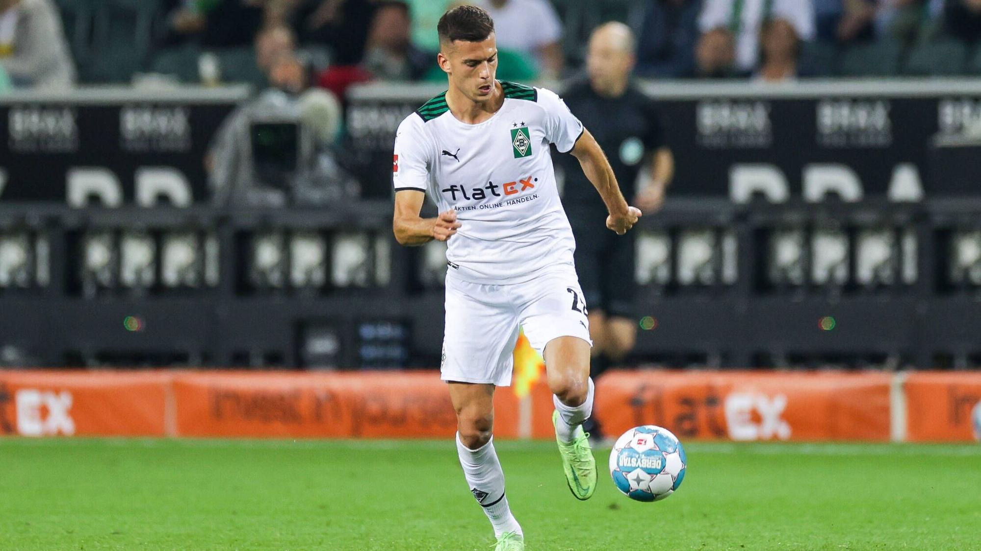 László Bénes, Mittelfeldspieler bei Borussia Mönchengladbach, im Bundesliga-Duell gegen Arminia Bielefeld am 12. September 2021 im Borussia-Park.