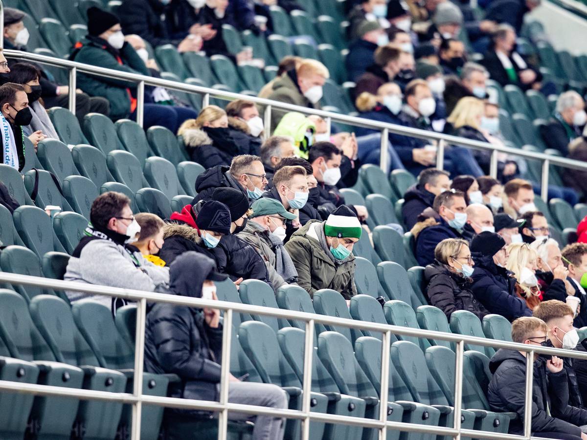 Nur etwas mehr als 10.000 Personen waren bei Borussia Mönchengladbachs 0:6-Klatsche gegen den SC Freiburg am 5. Dezember 2021 im Borussia-Park.
