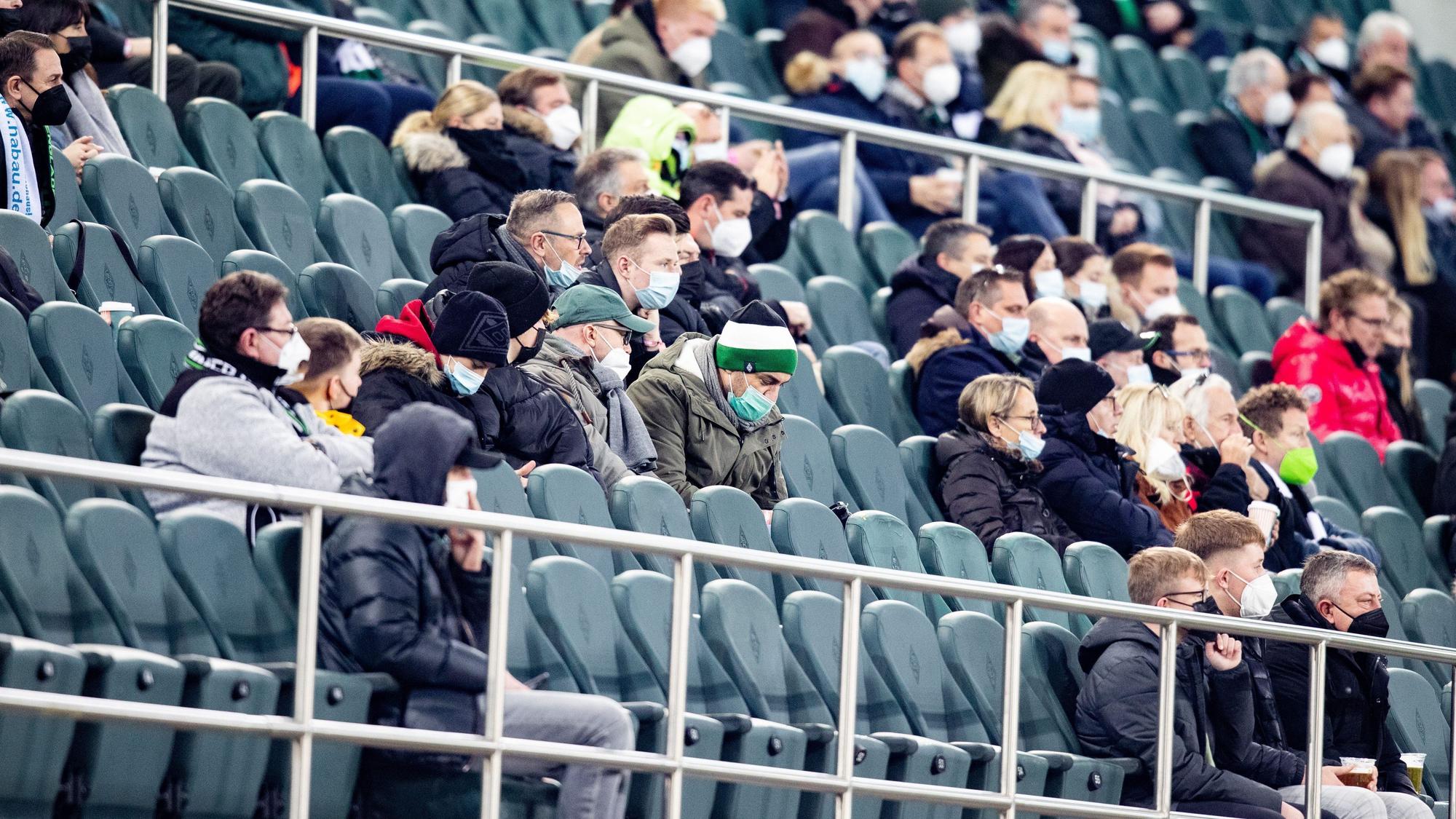 Nur etwas mehr als 10.000 Personen waren bei Borussia Mönchengladbachs 0:6-Klatsche gegen den SC Freiburg am 5. Dezember 2021 im Borussia-Park.