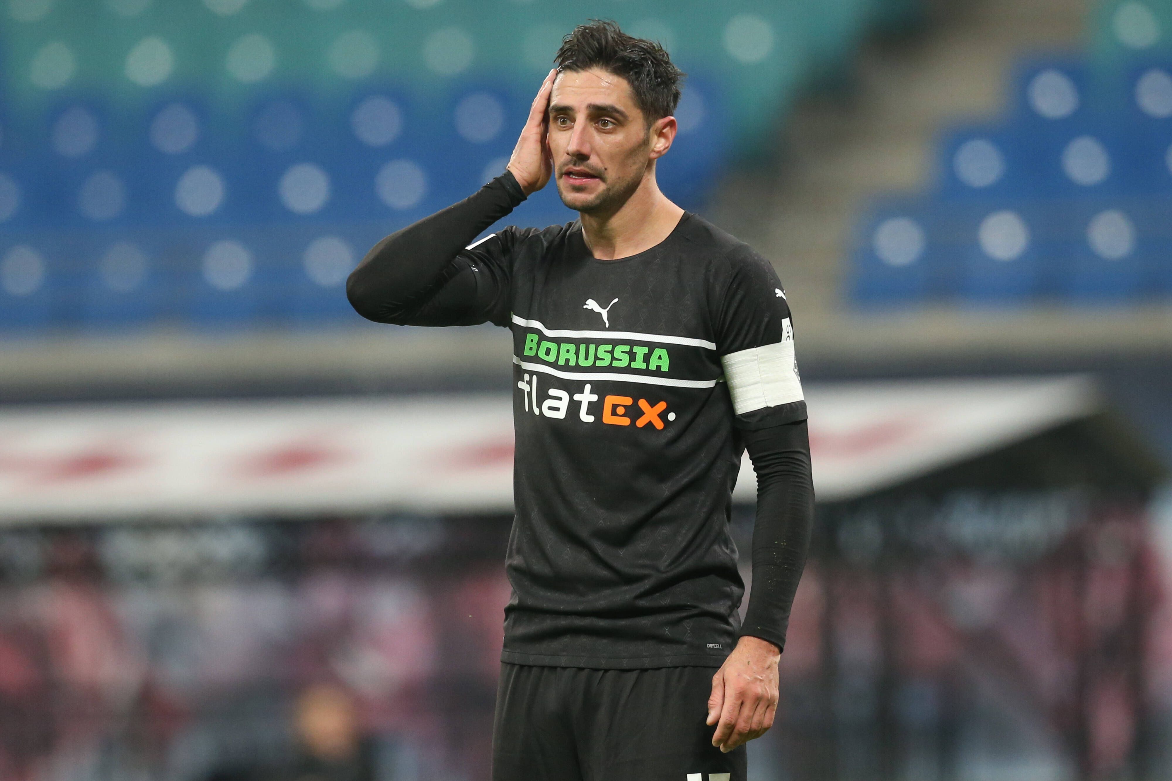 Lars Stindl, Kapitän von Borussia Mönchengladbach schaut am 11. Dezember 2021 enttaeuscht nach der Niederlage bei RB Leipzig.