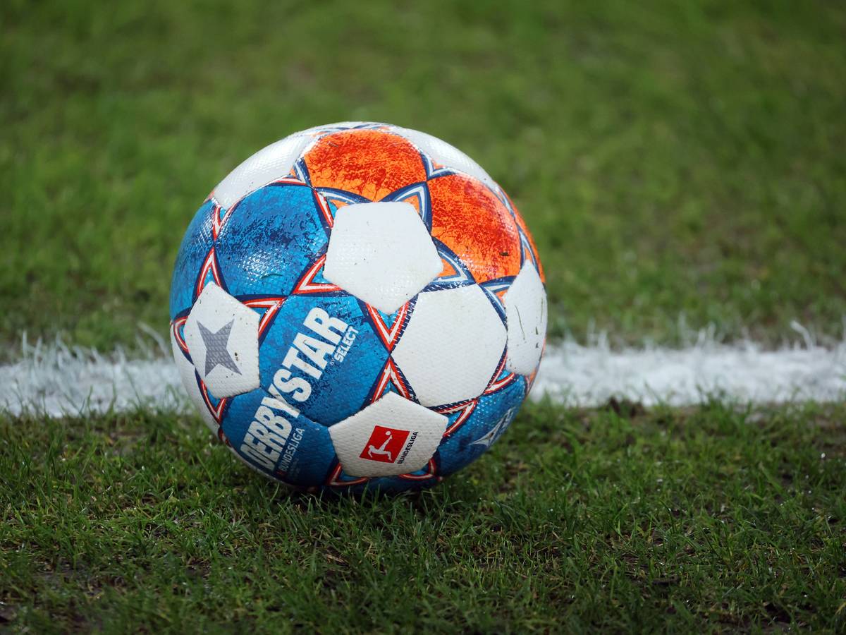 Der offizielle Spielball der Bundesliga-teams von Derbystar. Auch Borussia Mönchengladbach spielt an den kommenden Bundesliga-Spieltagen mit diesem Ball.