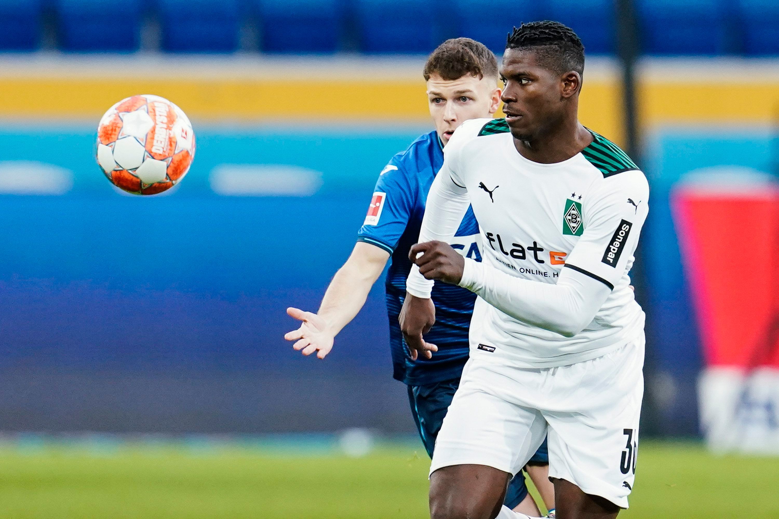Breel Embolo (r.) erzielte nach 35 Minuten den Treffer zum 1:0 für Borussia Mönchengladbach bei der TSG 1899 Hoffenheim.