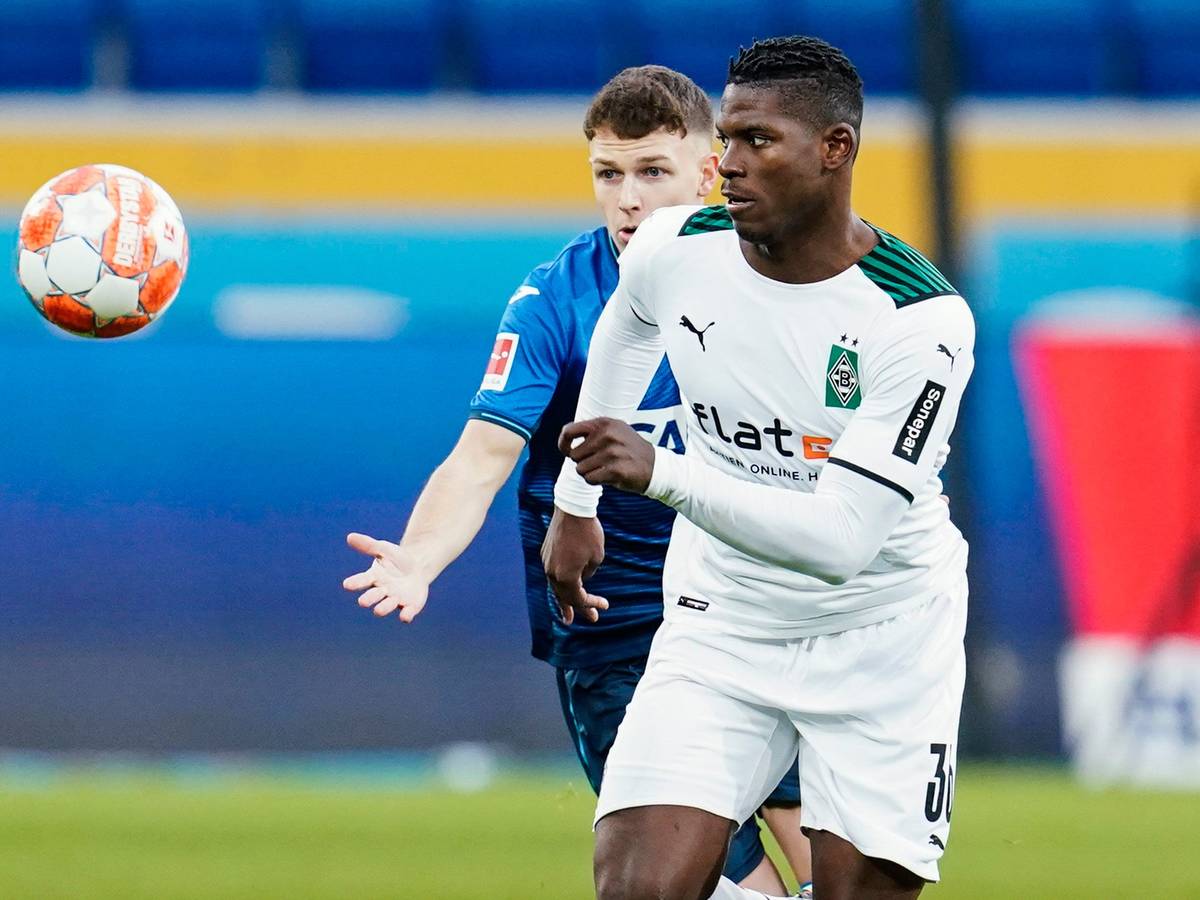 Breel Embolo (r.) erzielte nach 35 Minuten den Treffer zum 1:0 für Borussia Mönchengladbach bei der TSG 1899 Hoffenheim.