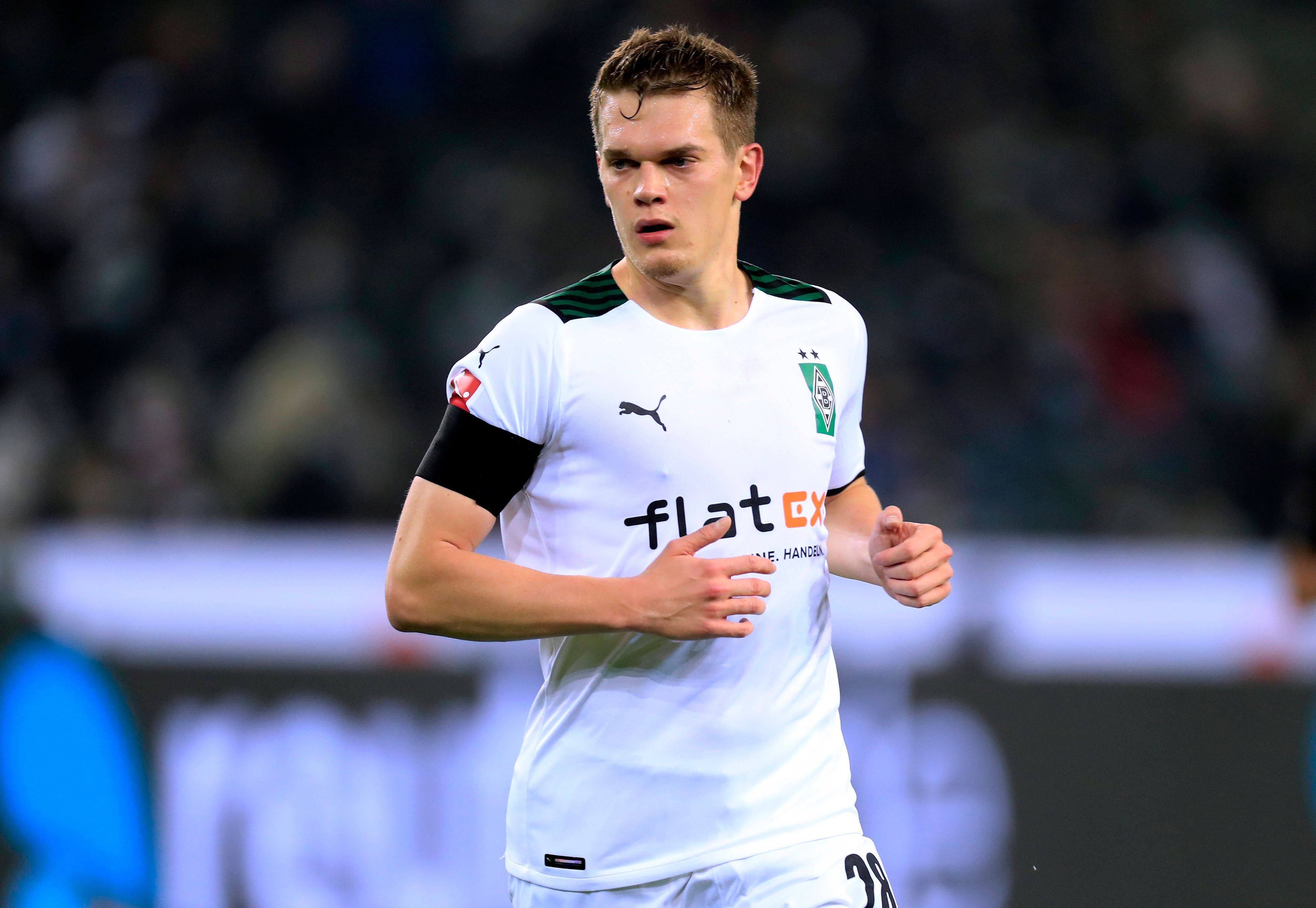 Matthias Ginter am15. Dezember 2021 beim Laufen im Bundesliga-Spiel des 16. Spieltags gegen Eintracht Frankfurt im Borussia-Park.
