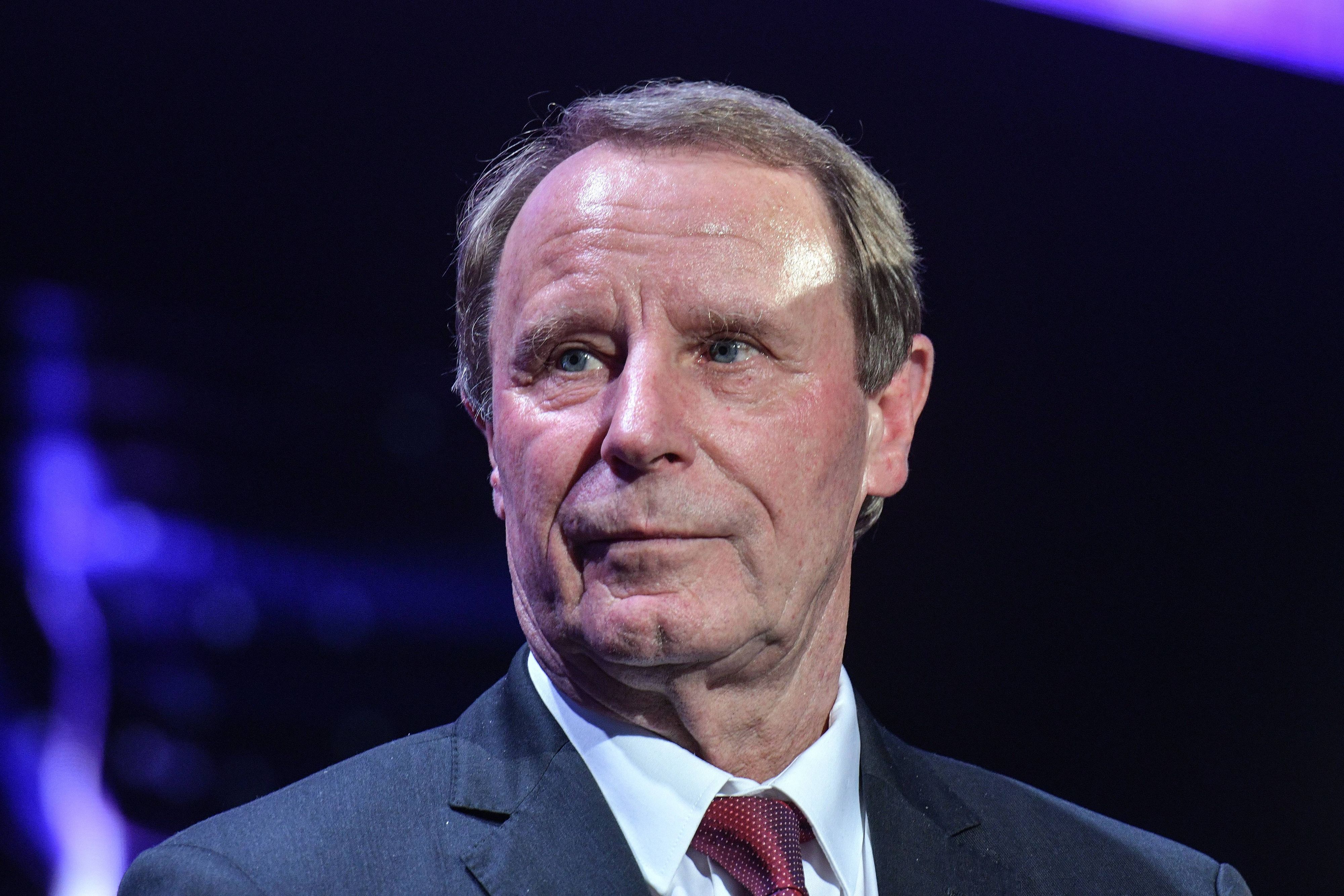 Dieses Bild zeigt den ehemaligen deutschen Bundesfussballer und jetzigen Fussballtrainer Hans-Hubert Berti Vogts bei der- Ballveranstaltung „Galanacht des Sports“ im Brucknerhaus in Linz 2018.