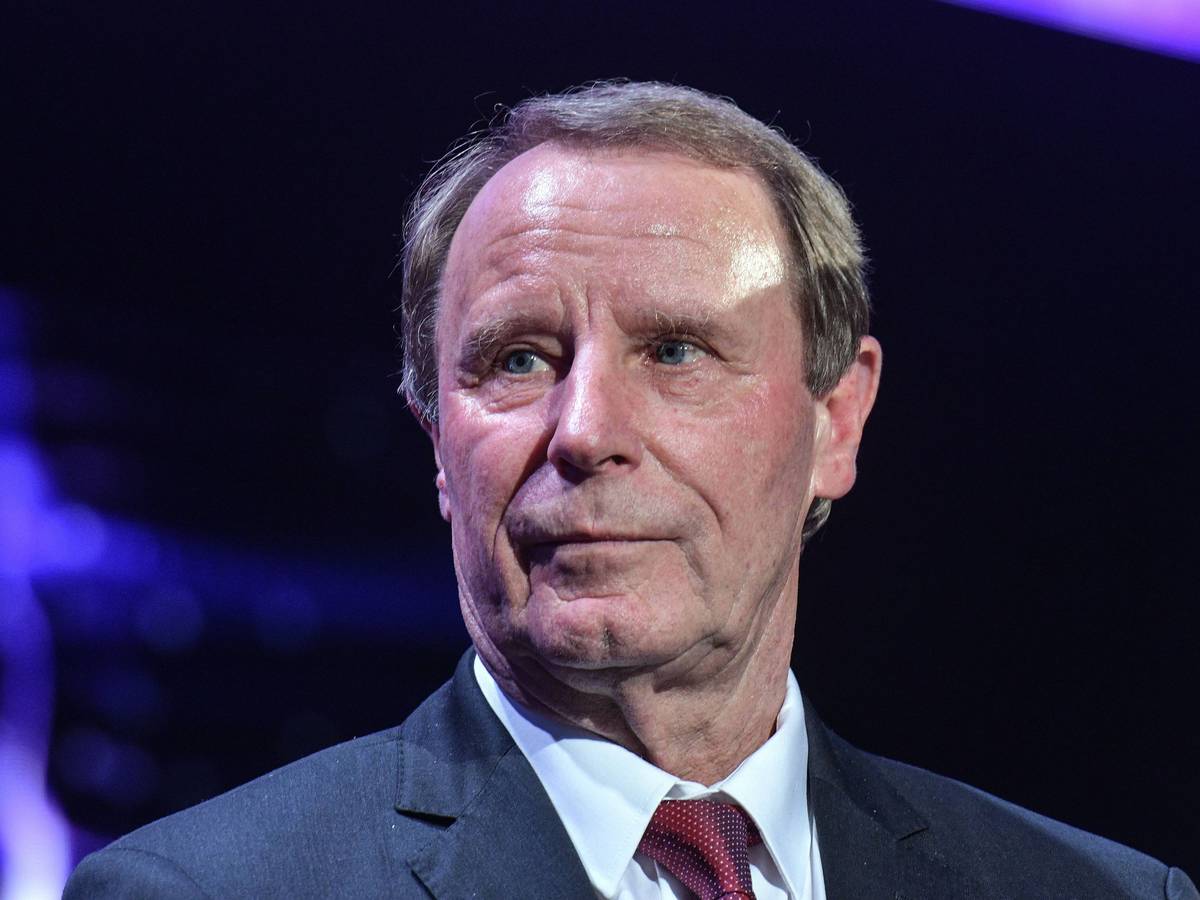 Dieses Bild zeigt den ehemaligen deutschen Bundesfussballer und jetzigen Fussballtrainer Hans-Hubert Berti Vogts bei der- Ballveranstaltung „Galanacht des Sports“ im Brucknerhaus in Linz 2018.
