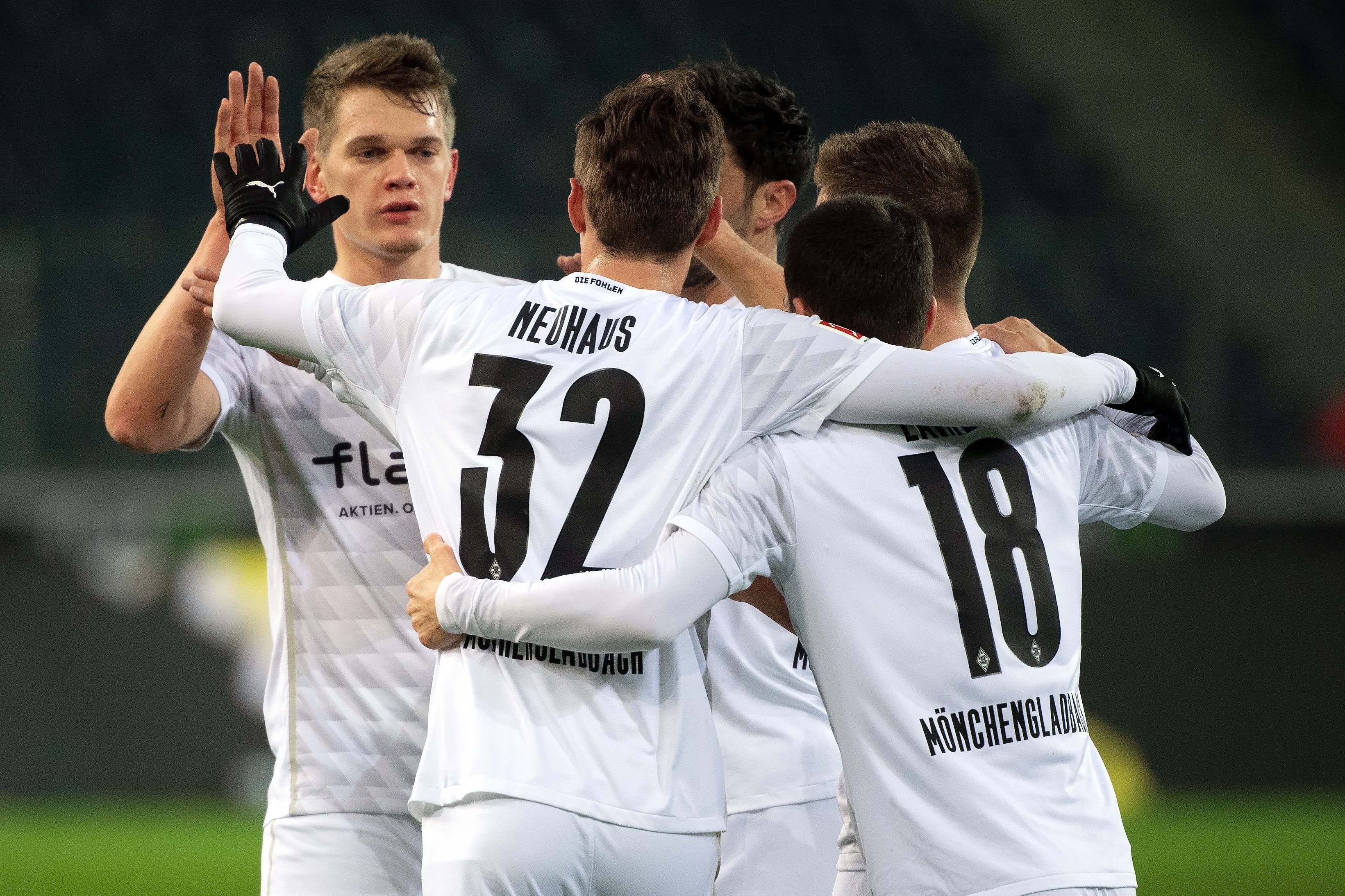 Matthias Ginter und Spieler von Borussia Mönchengladbach im Heimspiel am 6. Februar 2021 gegen den 1. FC Köln.