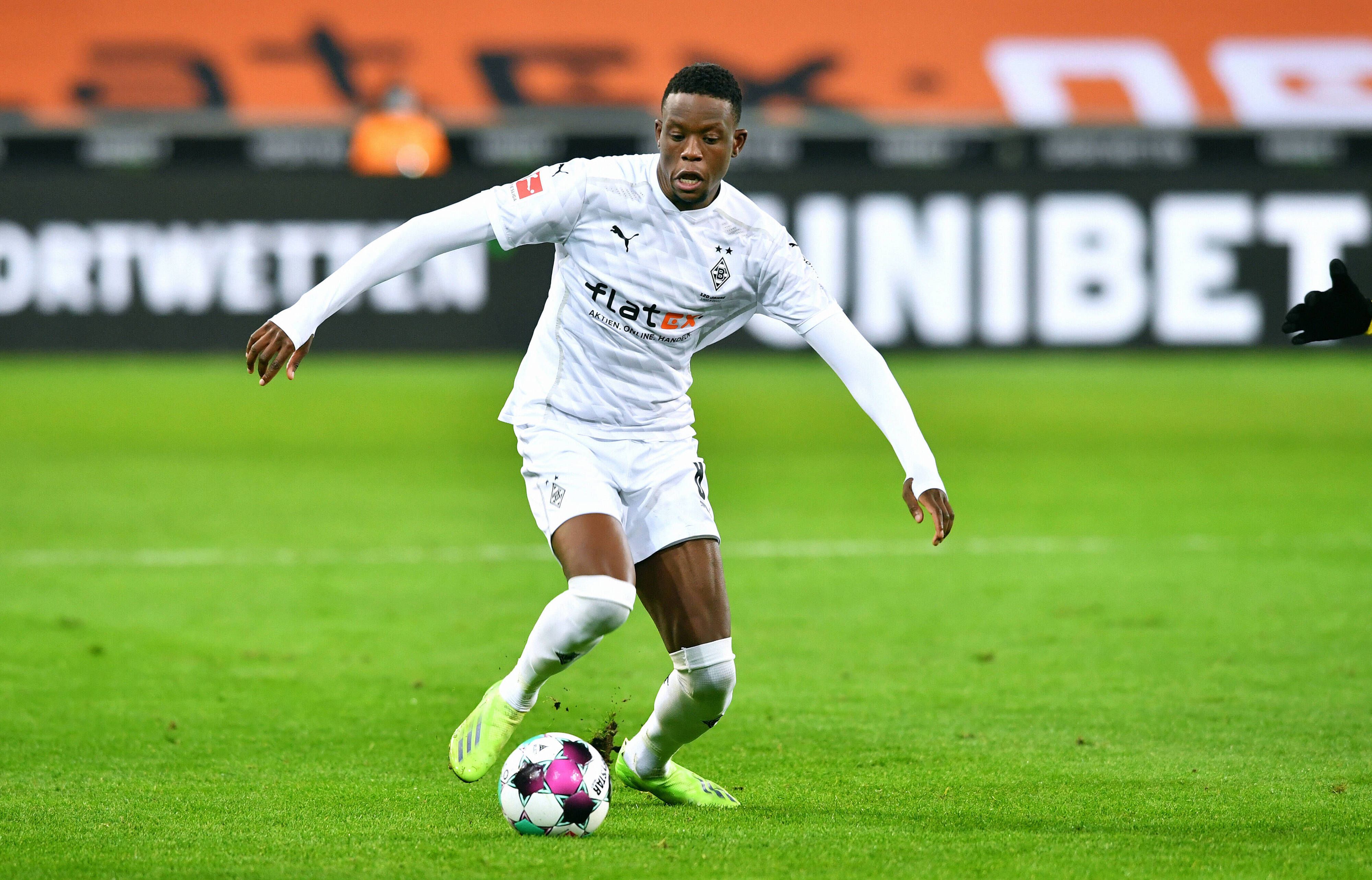 Denis Zakaria (24) beim 4:2 Sieg der Borussia gegen den BVB am 22.01.2021