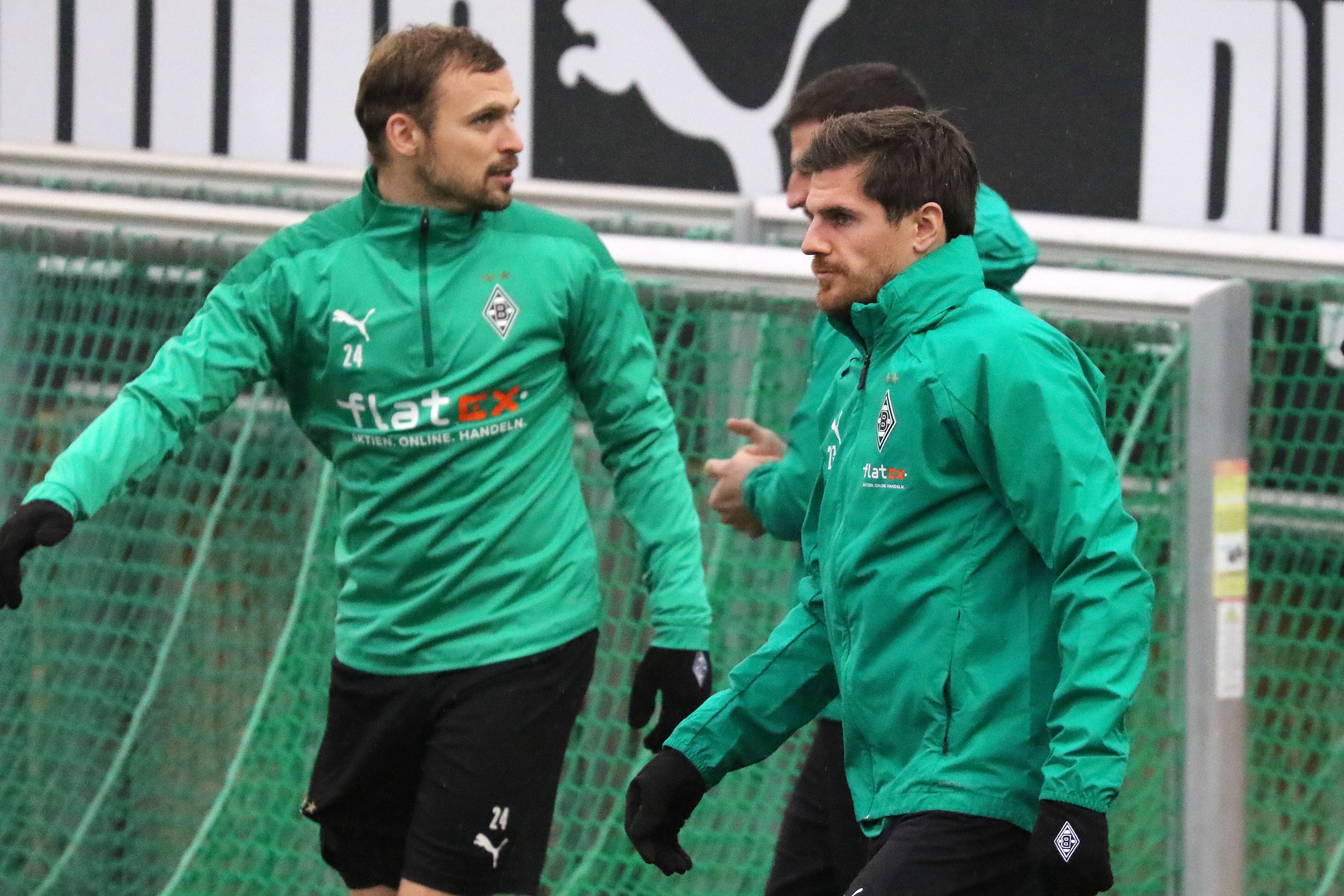 Tony Jantschke, Stefan Lainer und Jonas bei einer Trainingseinheit der Fohlen am 5. Januar 2021 im Borussia-Park.
