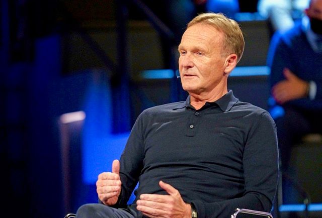 BVB-Geschäftsführer Hans-Joachim Watzke, auf diesem Foto bei einem Auftritt im ZDF-Sportstudio am 17. Oktober 2020 zu sehen, spricht über die Situation bei Fußball-Bundesligist Borussia Dortmund.