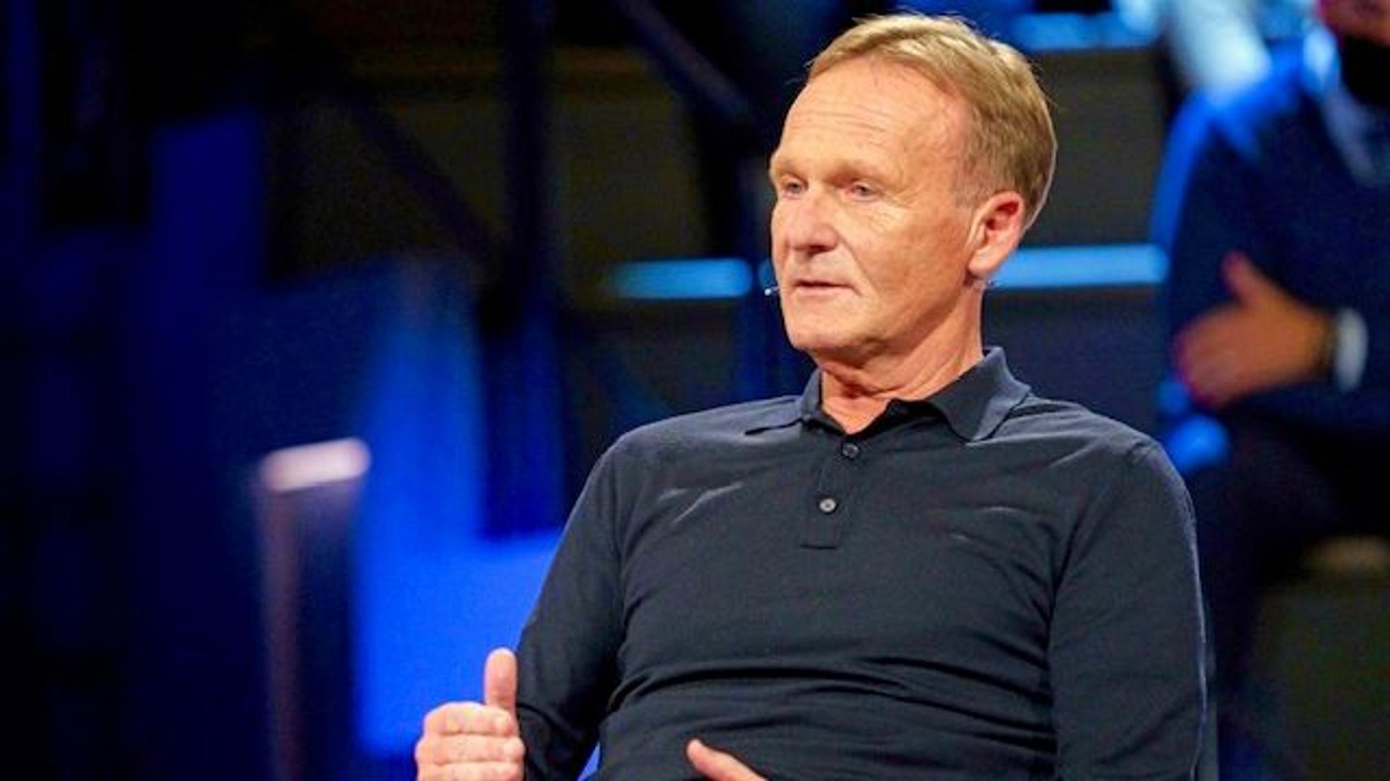 BVB-Geschäftsführer Hans-Joachim Watzke, auf diesem Foto bei einem Auftritt im ZDF-Sportstudio am 17. Oktober 2020 zu sehen, spricht über die Situation bei Fußball-Bundesligist Borussia Dortmund.