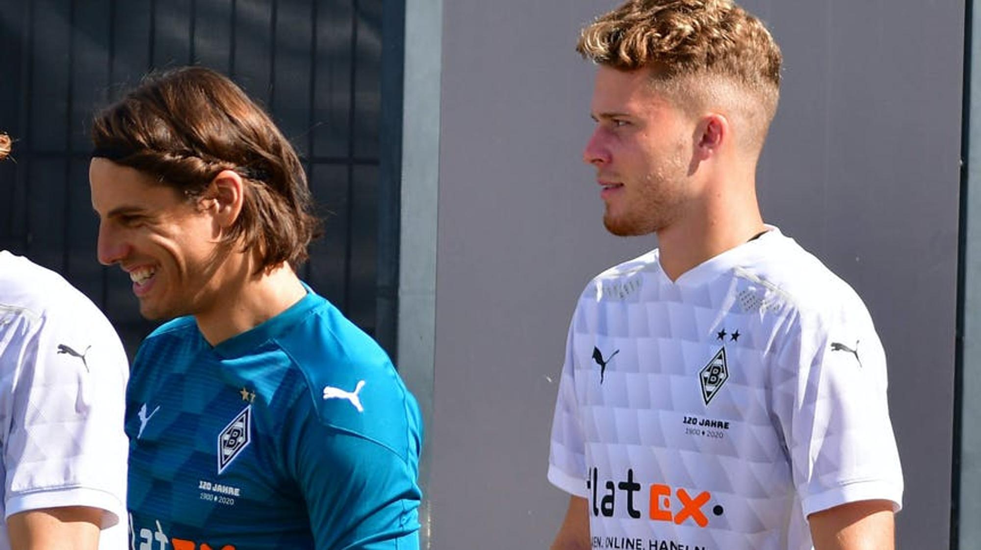 Gladbachs Michael Lang (l.), Yann Sommer (M.) und Nico Elvedi (r.) bei einer Trainingseinheit der Fohlen am 4. August 2020 im Borussia-Park.