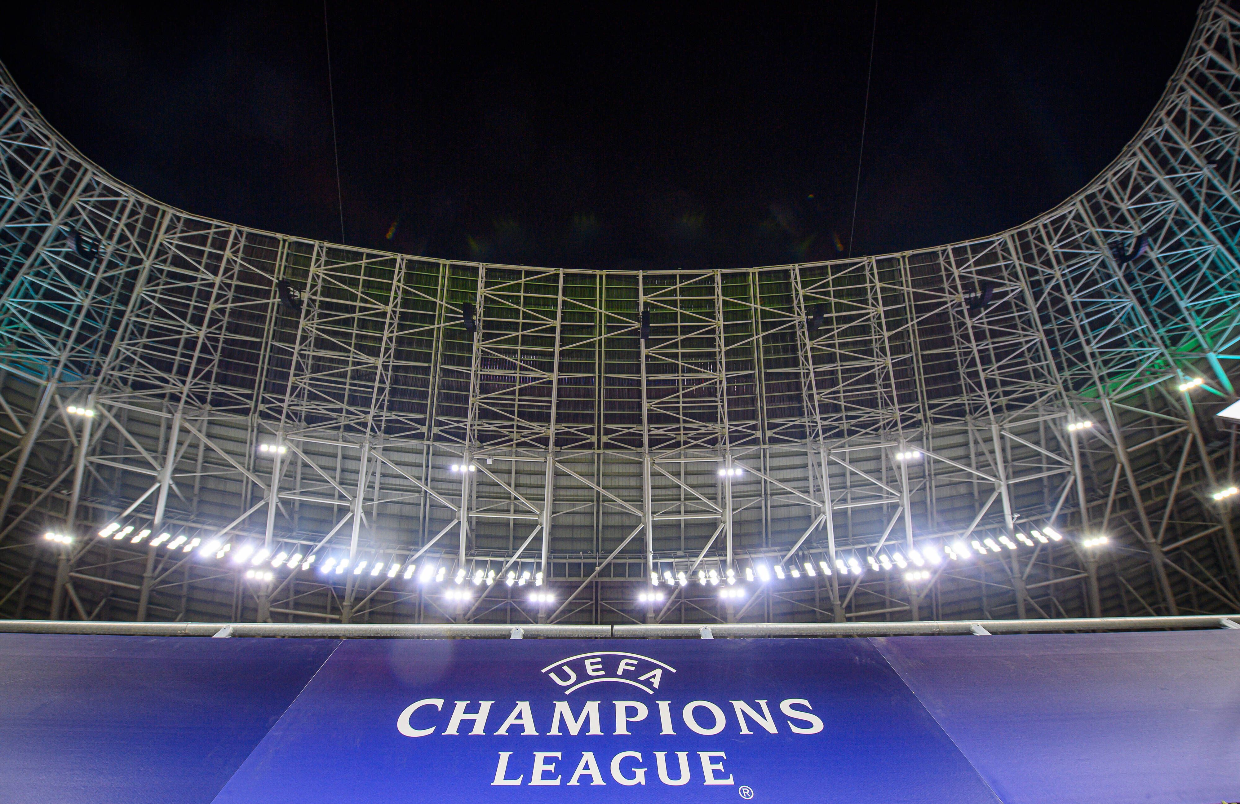Innenansicht der Puskas Arena in Budapest mit dem Logo der UEFA Champions League am 16. Februar 2020.