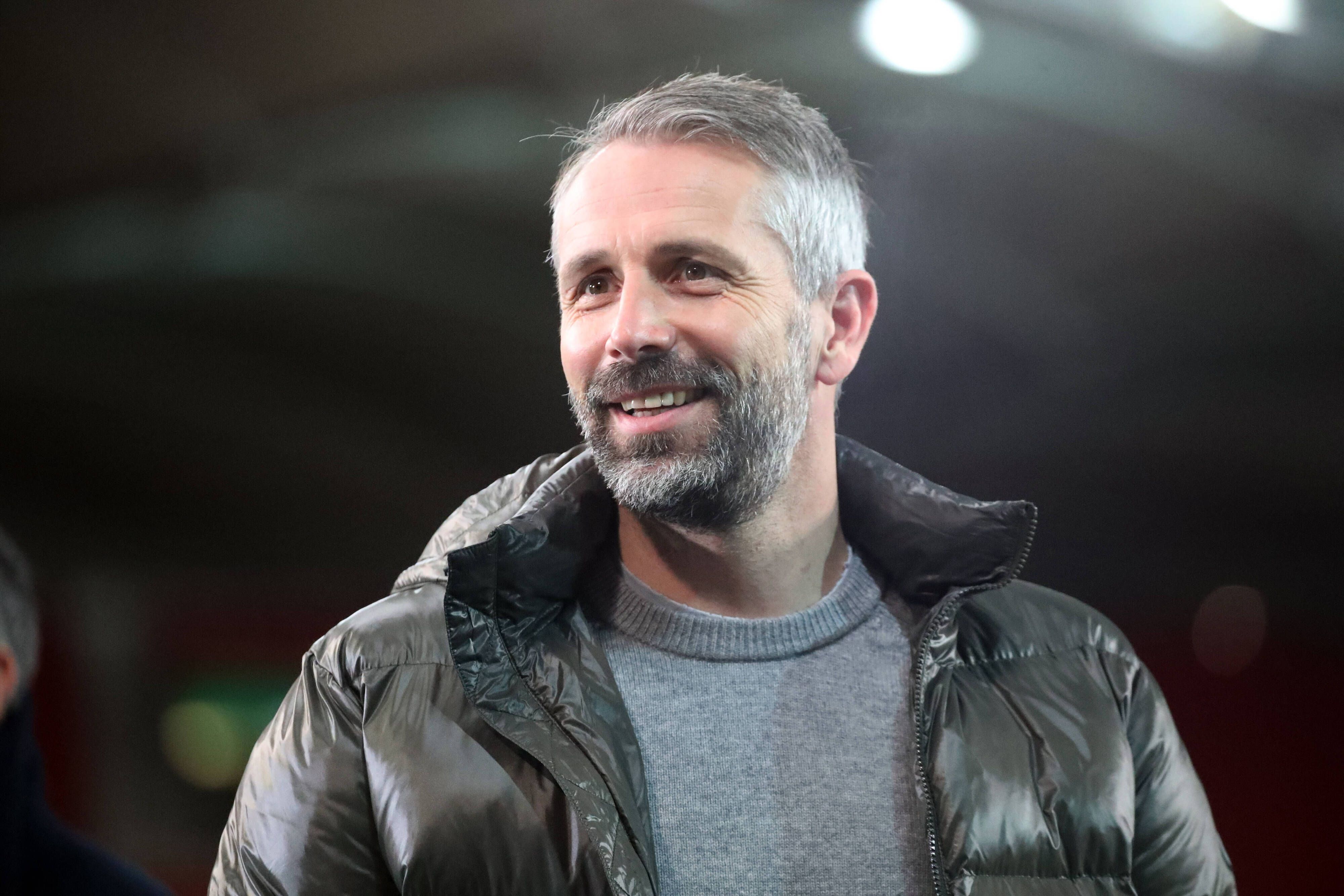 Gladbach-Trainer Marco Rose, hier zu sehen am 3. Februar 2021 in Stuttgart, lächelt in die Kamera eines Fotografen.