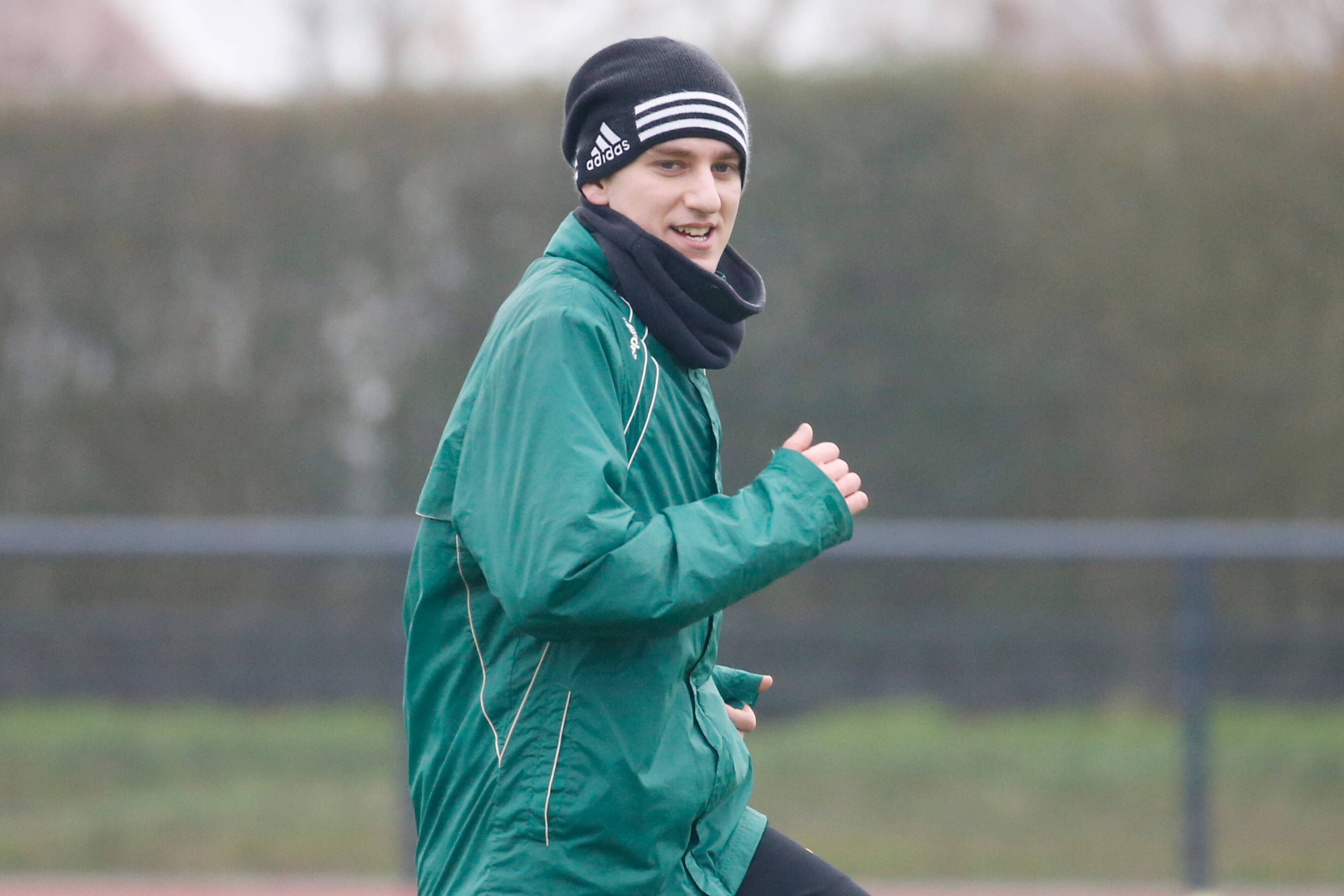Sinan Kurt (24) läuft beim Training des Regionalligisten SV Straelen