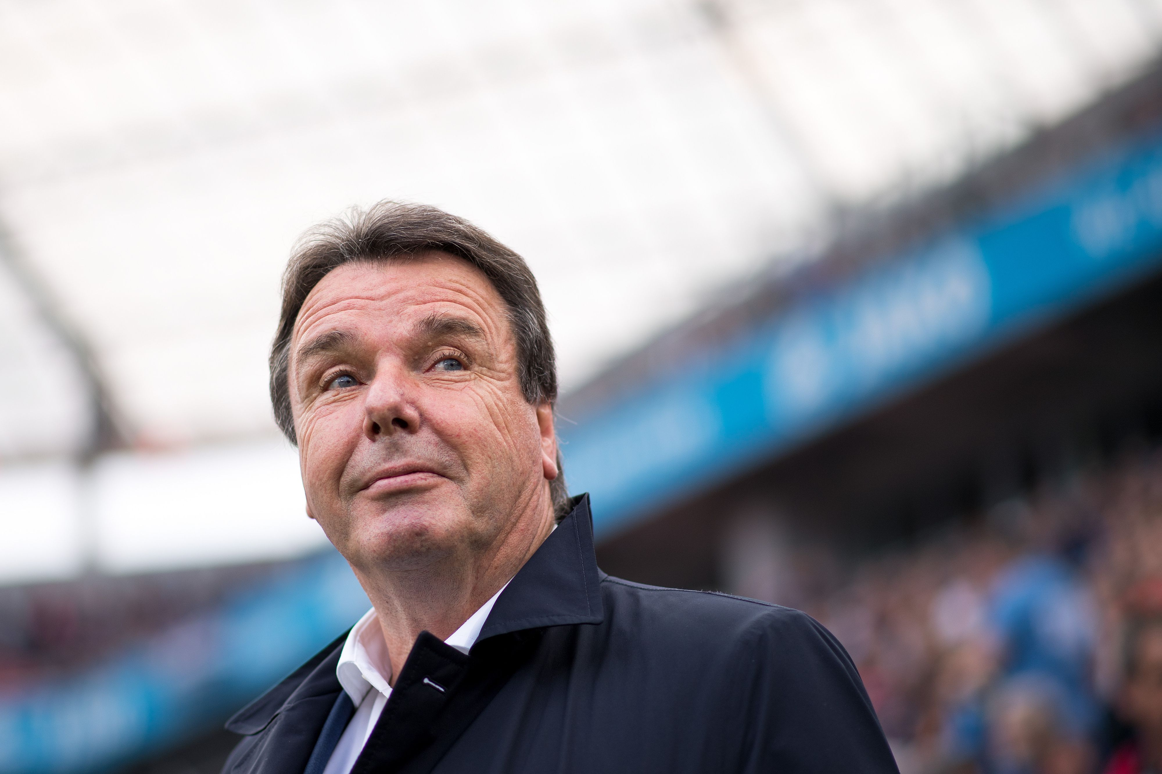 Heribert Bruchhagen bei einem Bundesliga-Spiel des Hamburger SV am 24.09.2017.