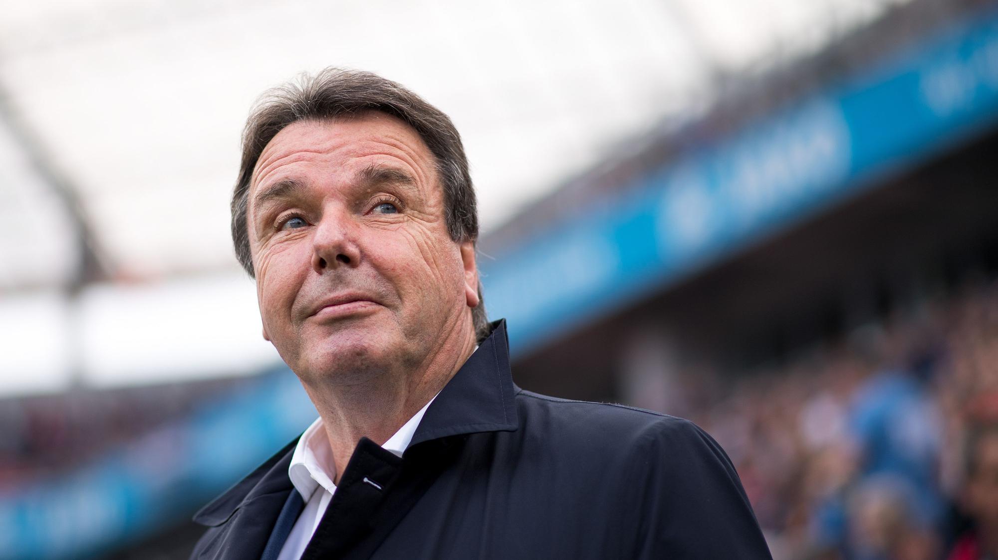 Heribert Bruchhagen bei einem Bundesliga-Spiel des Hamburger SV am 24.09.2017.