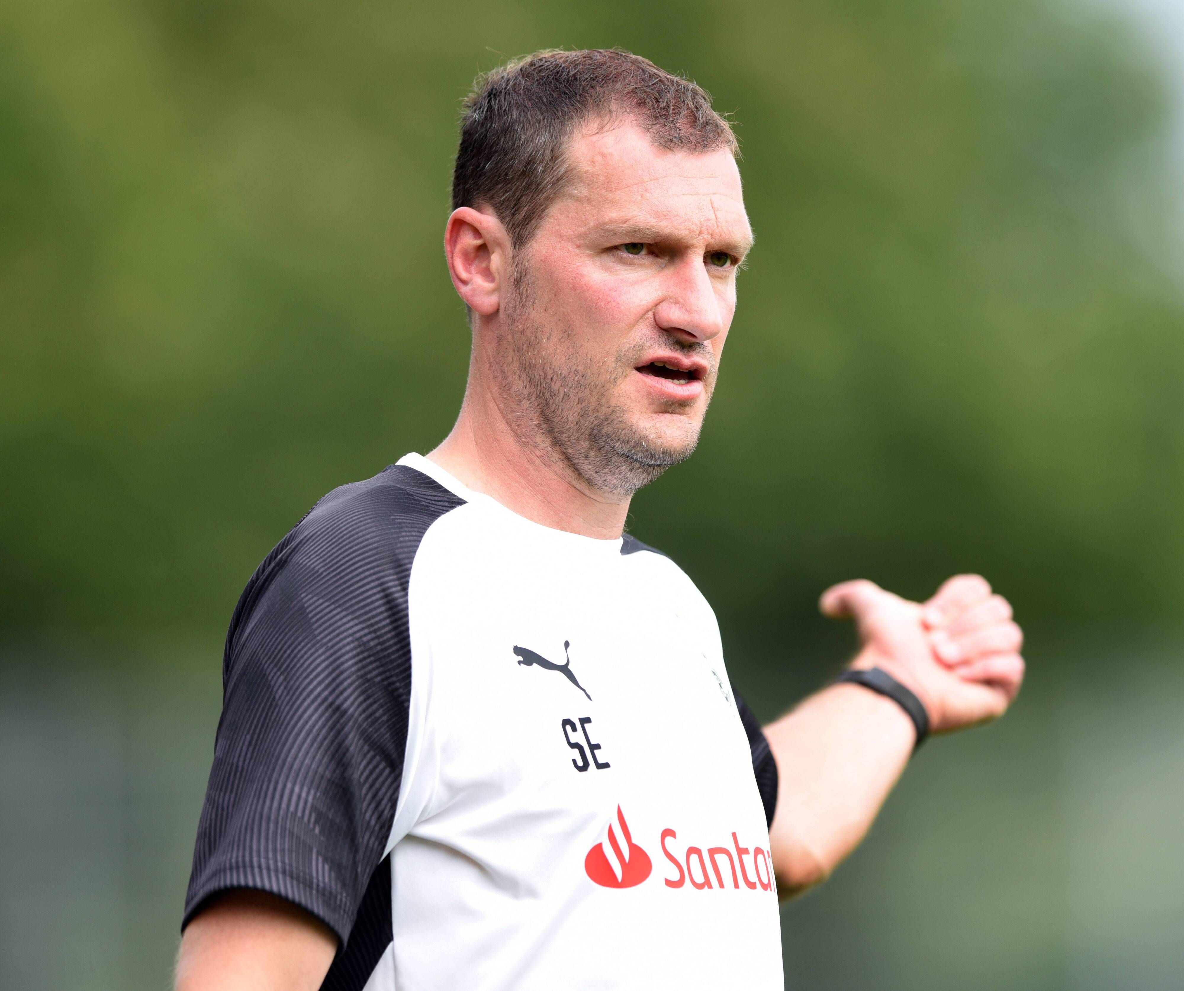 Gladbachs U19 Trainer Sascha Eickel beim Ligaspiel gegen Fortuna Düsseldorf am 25.08.2019