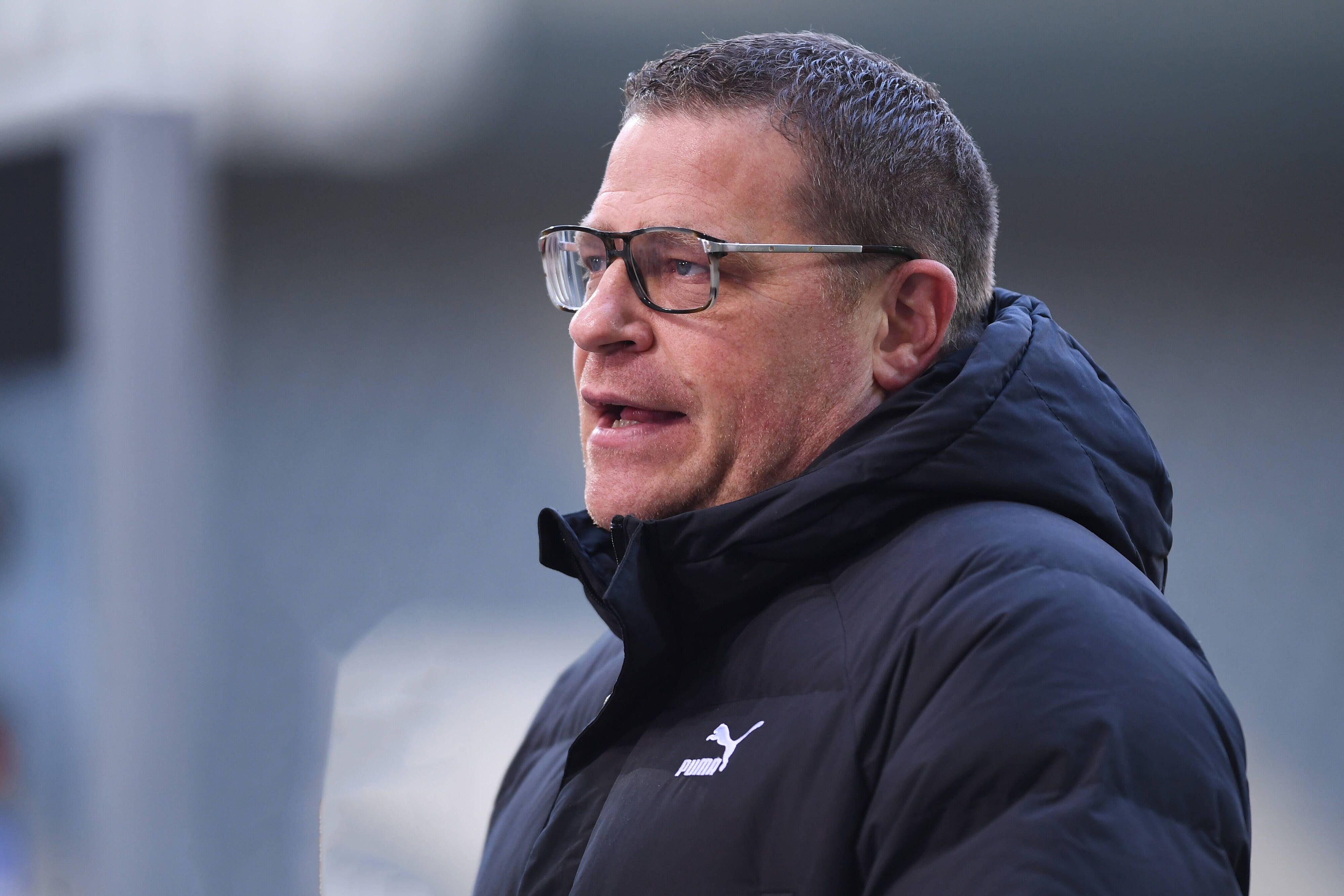 Gladbachs Manager Max Eberl spricht nach dem Bundesligaspiel der Gladbacher gegen Bayer Leverkusen am 6. März 2021 in einem Interview.