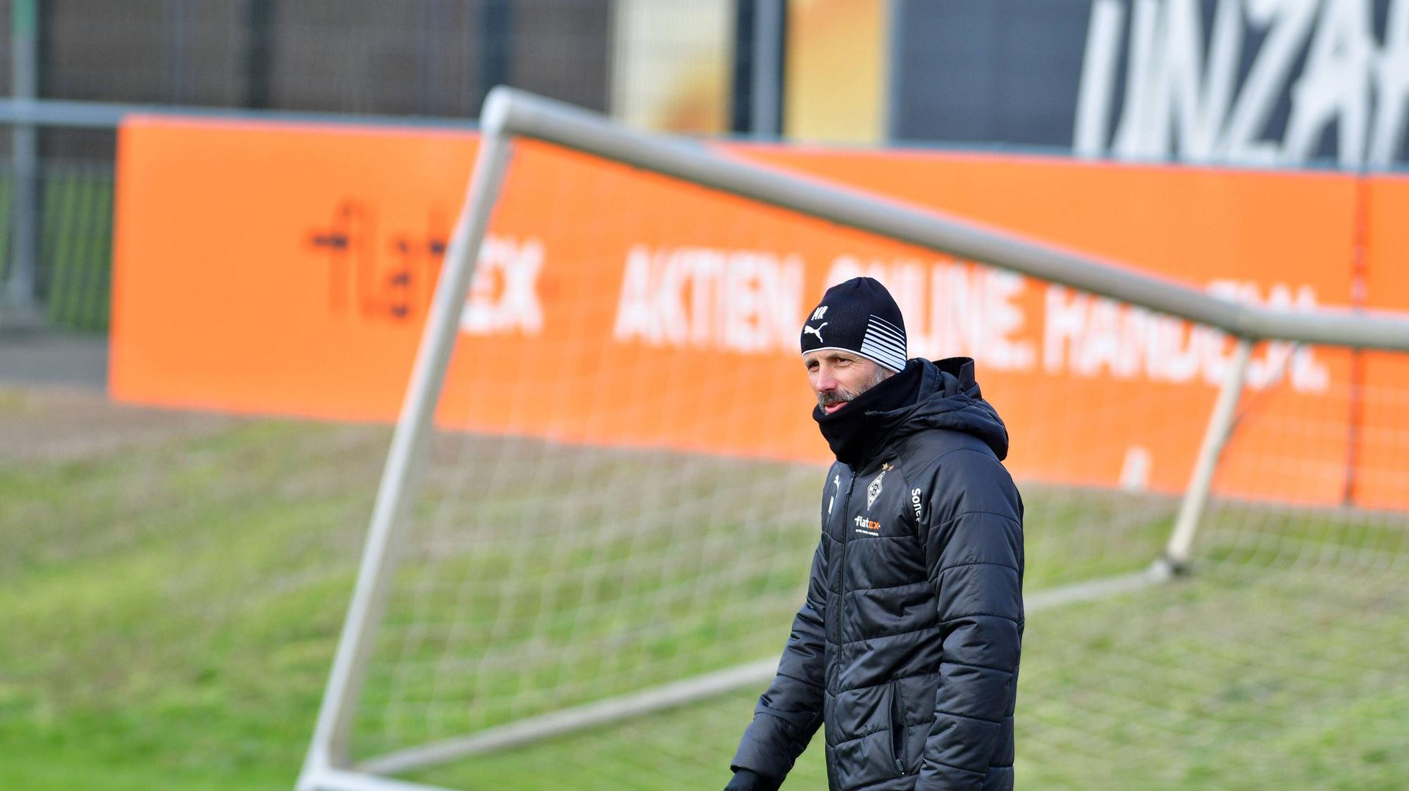 Gladbachs Trainer Marco Rose beim Training seiner Gladbacher auf dem Trainingsgelände am Borussia-Park am 15.03.2021.