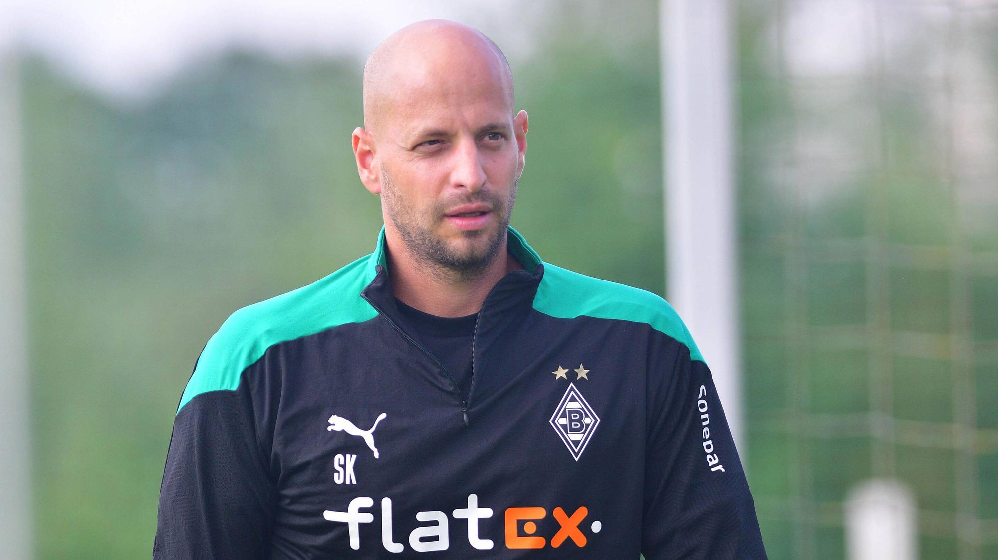 Gladbachs Torwarttrainer Steffen Krebs, hier zu sehen am 18. August 2020, im Trainingslager der Borussia in Harsewinkel.