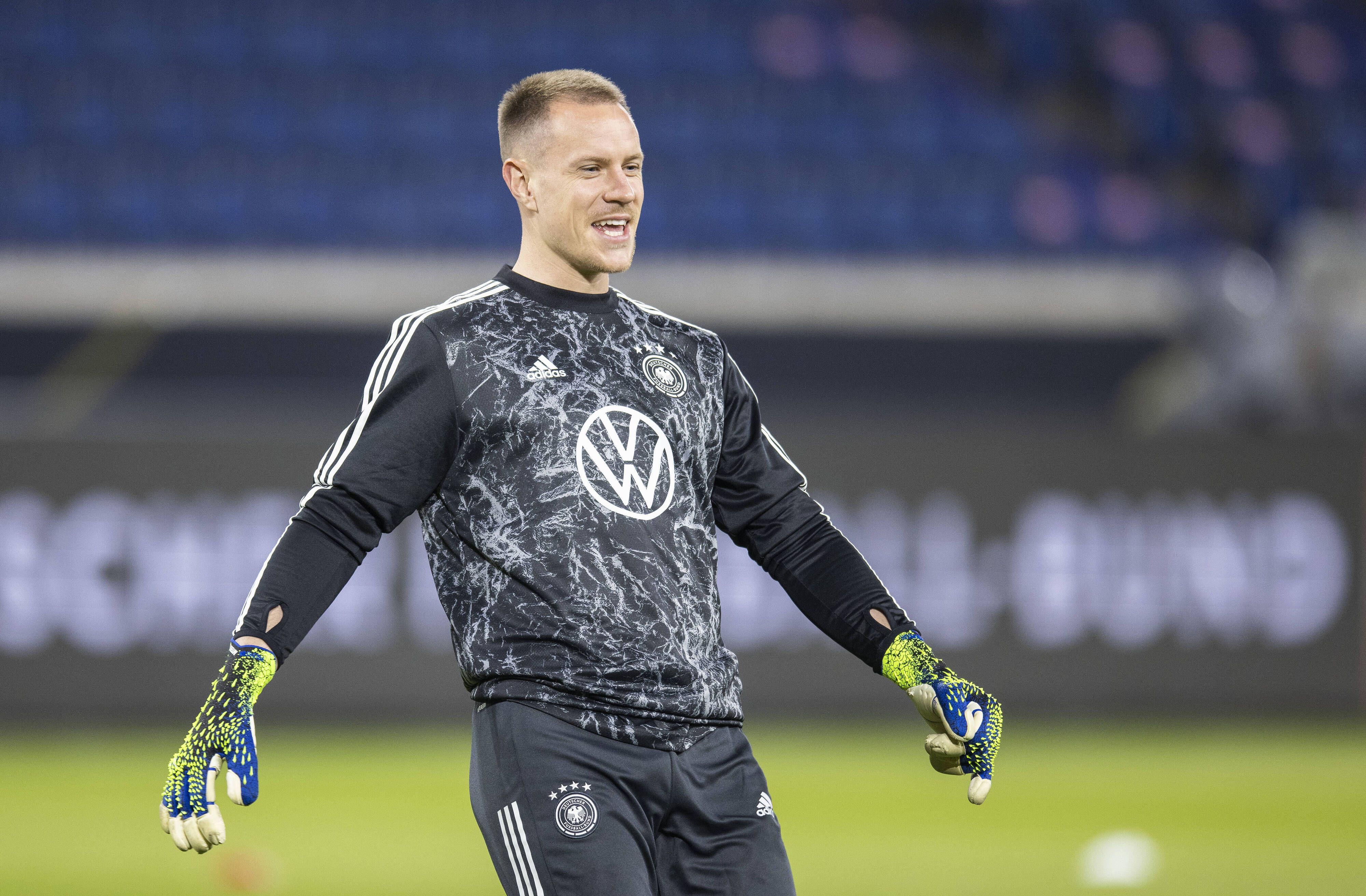 Grund zur Freude beim ehemaligen Gladbach-Keeper Marc-André ter Stegen (hier beim Länderspiel gegen Duisburg am 25. März 2021 in Duisburg)? Der Torhüter könnte gegen Nordmazedonien in die Startelf rücken.