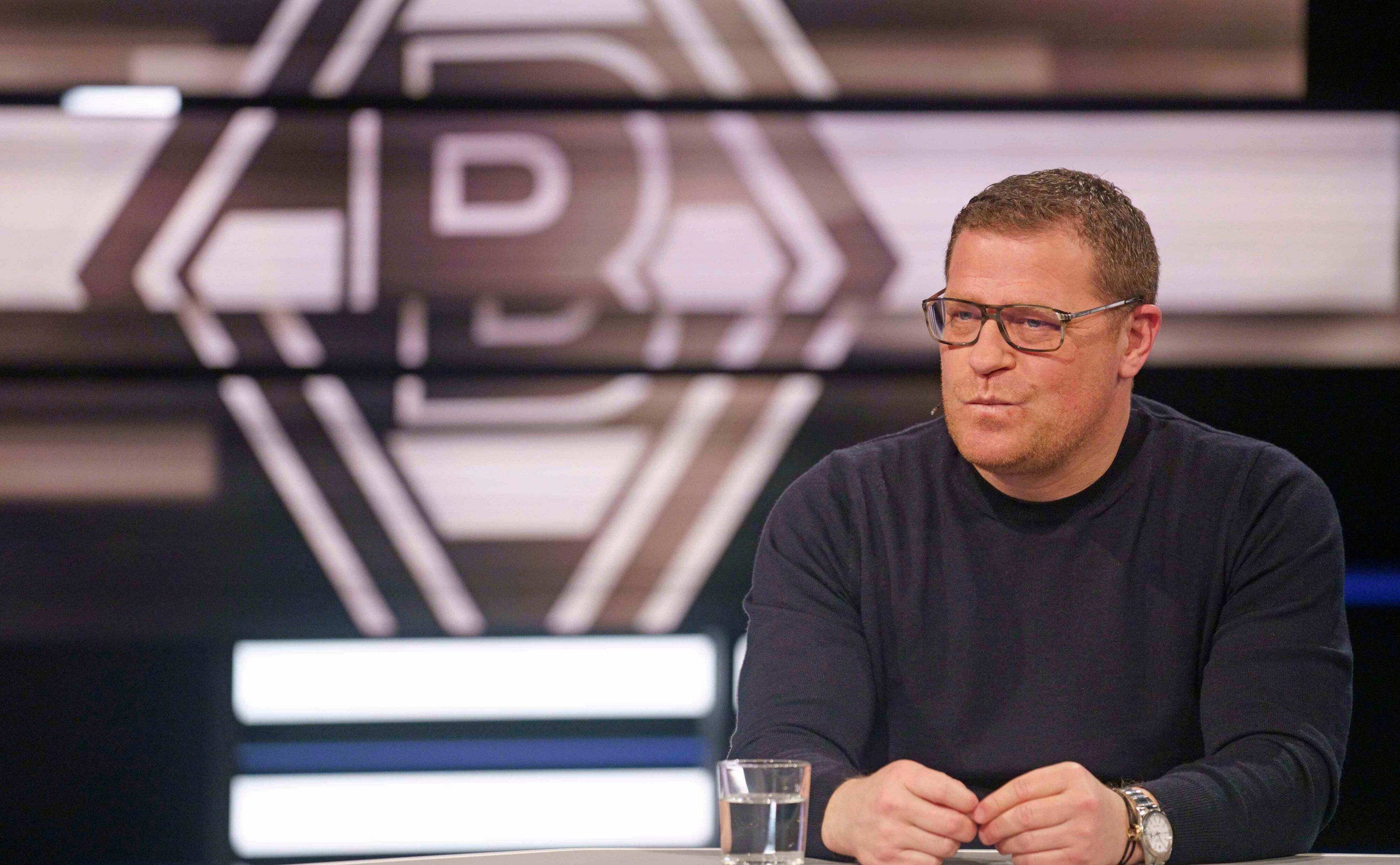 Gladbach-Manager Max Eberl blickt bei einem TV-Auftritt am 13. März 2021 im ZDF skeptisch drein.